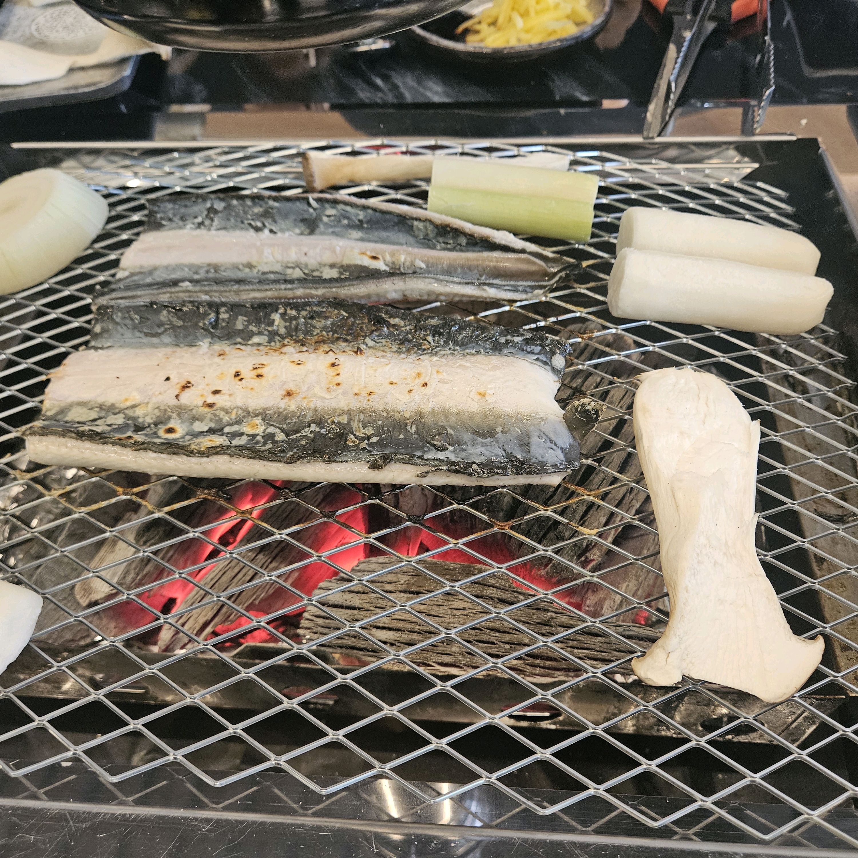 논현역쪽으로 이사오고 장어 먹고싶어서 찾아 봤는데 인천장어 맛집이라고 해서 찾아와봤어요!