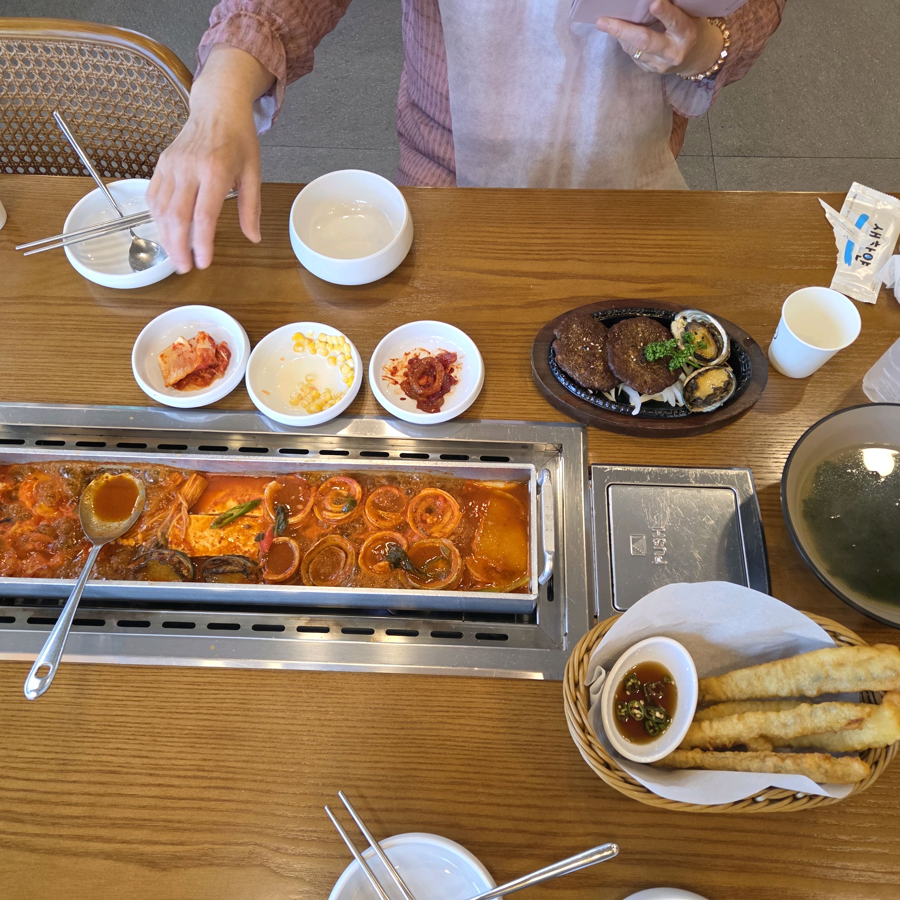 어머님이랑 여행 왔는데 제주옥부터 먹었는데 역시 맛있네요. - 제주 맛집 한라갈치 중문점