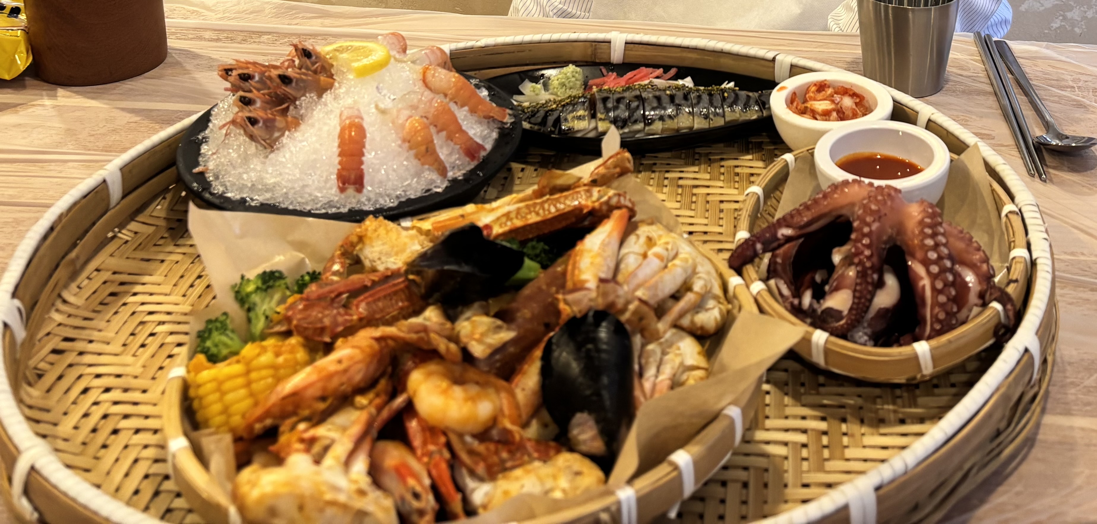 간이 적절하고 너무 맛잇게 먹엇어요~ 비린내없이 신성한 맛이예요ㅎㅎ 아이도 잘먹어요~~ - 제주 맛집 더비치크랩 제주협재점