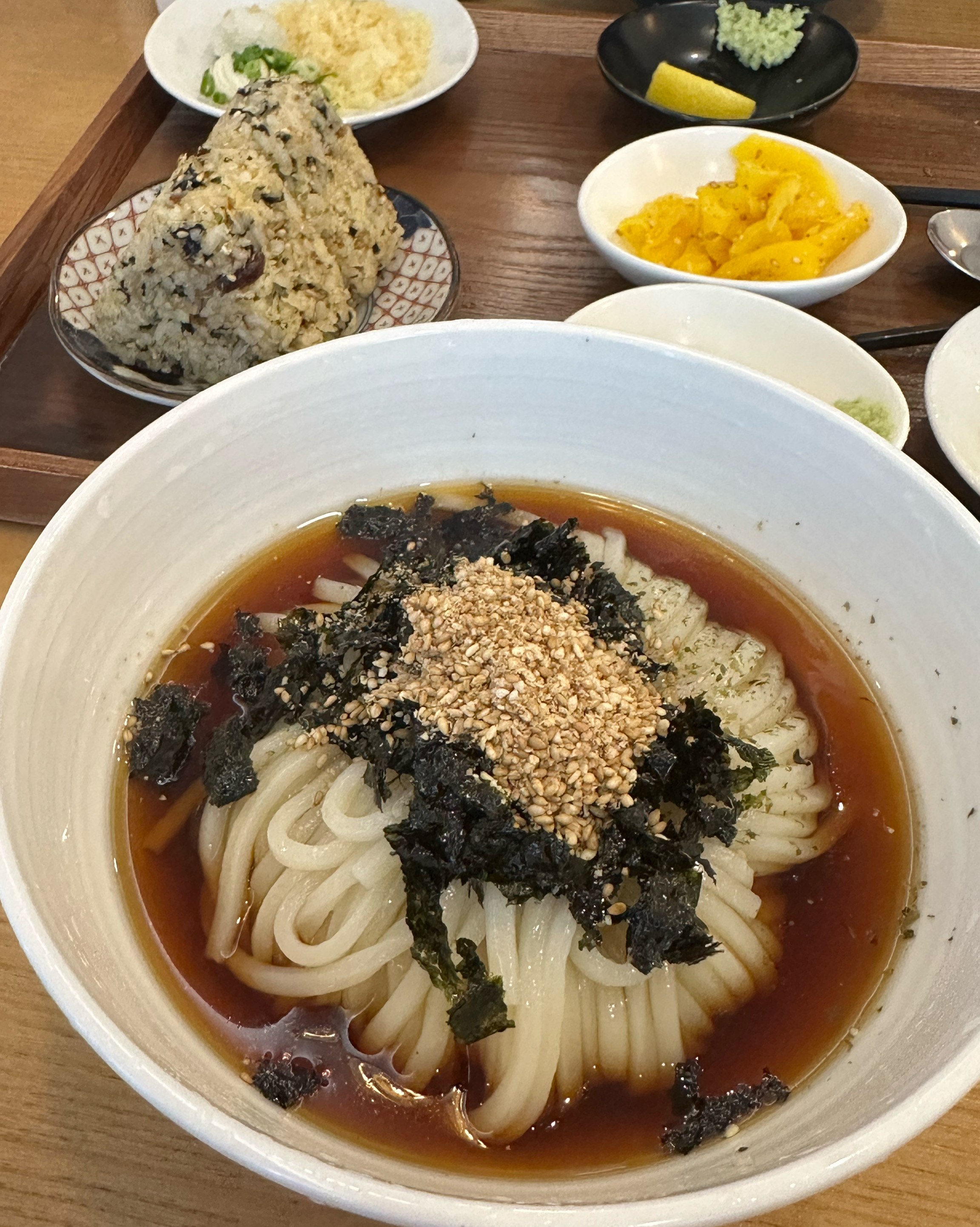 재방문입니다 확장해서 더 넓어졌네요! - 대구 맛집 덕산제면소