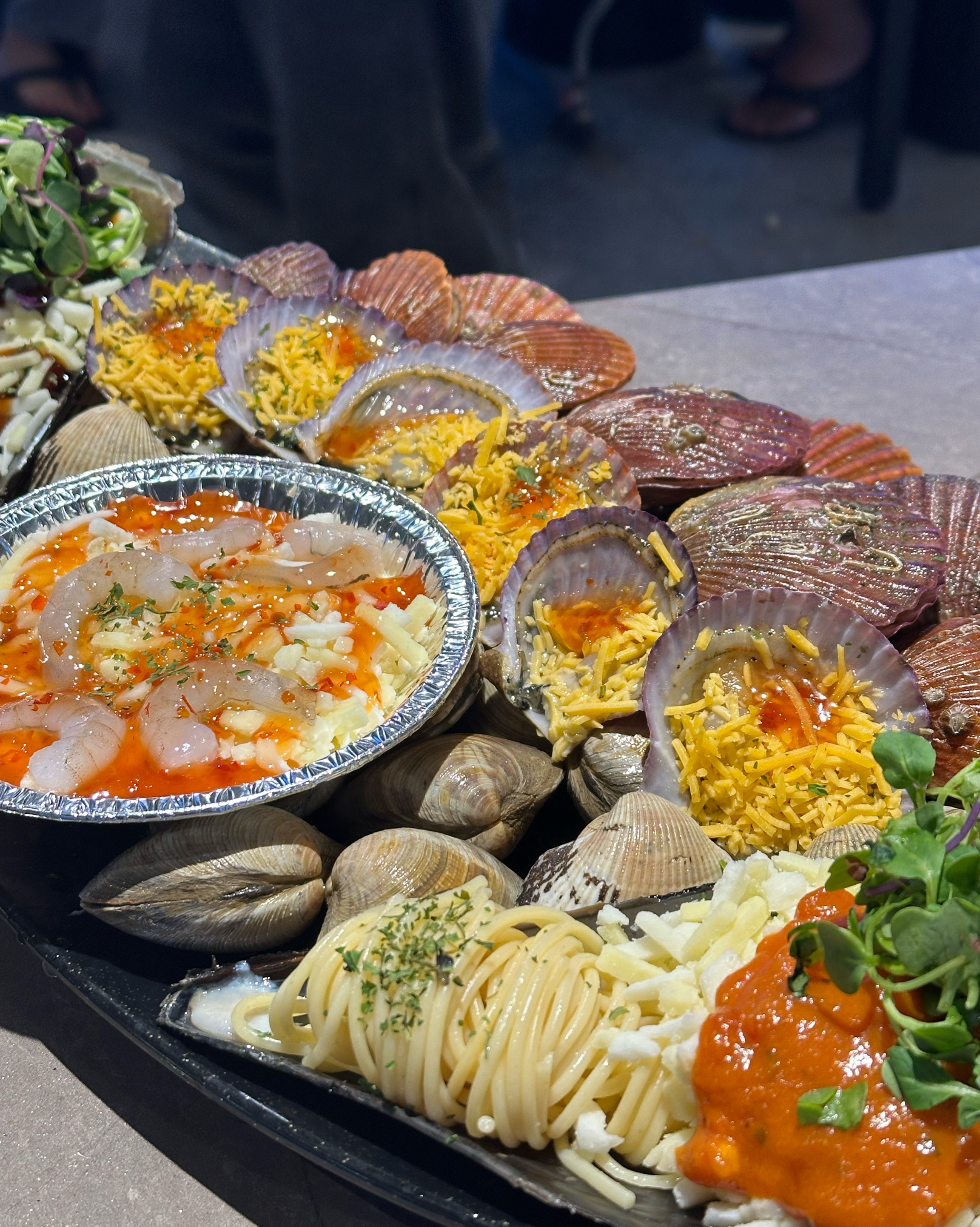 첫조개구이인데 양도 많고 비린 맛도 덜해서 너무 맛있게 잘 먹었습니다 ! 먹는 방법도 설명