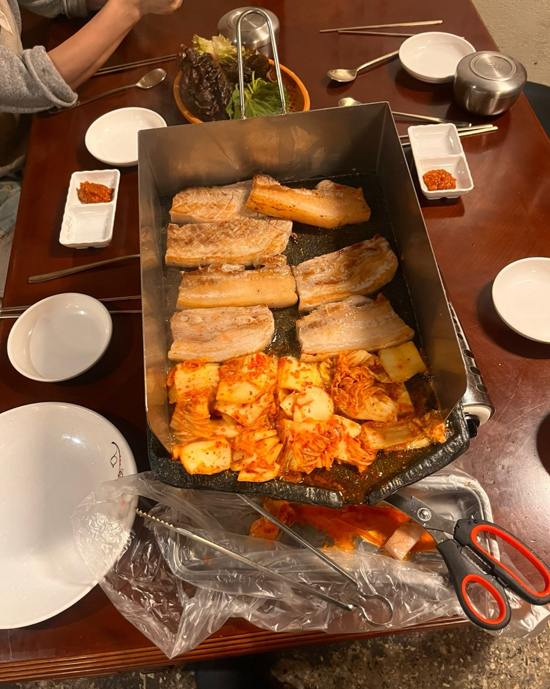추천 받아서 갔는데 대박입니당 ! - 홍대 맛집 맛김치생삼겹살 홍대연남
