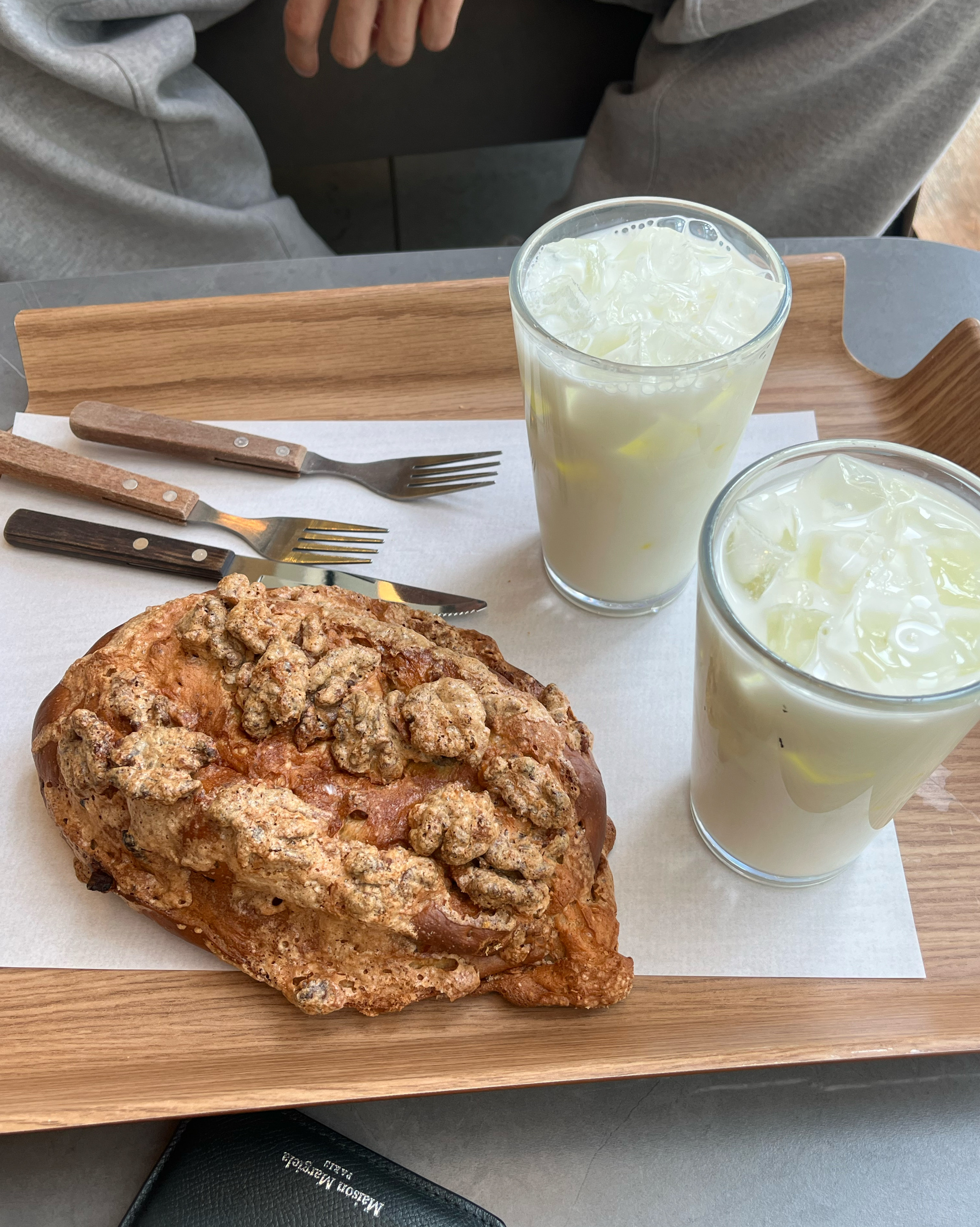 빵도 맛있고 야외테이블 실내 테이블 둘다 있고 분위기도 좋아요~ - 인천 맛집 빵쌤 센트럴파크점