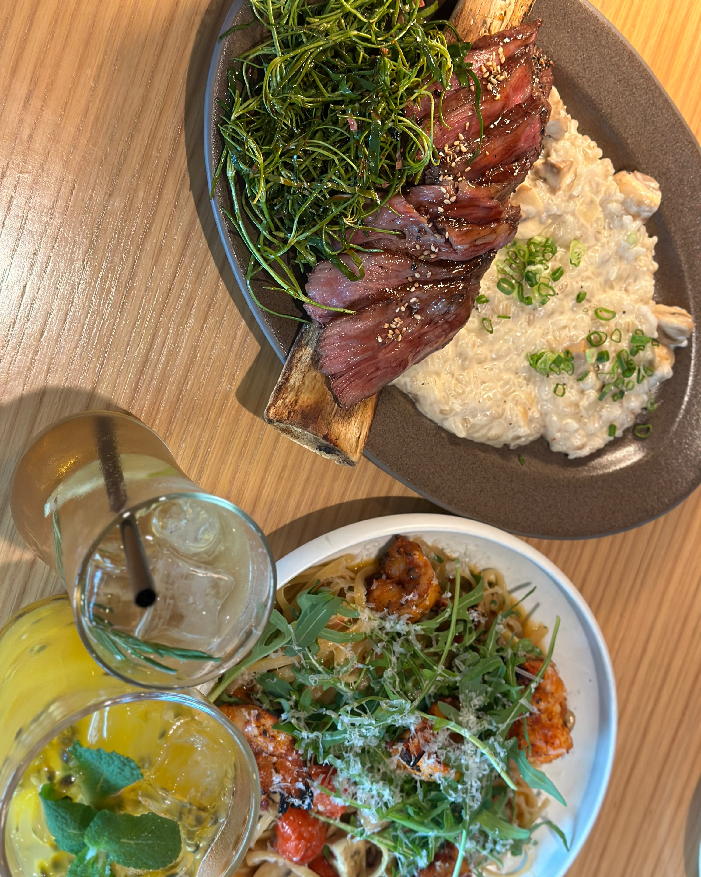 새우오일파스타에 새우기 숯불에 구운 향이 나요 - 성수동 가성비 좋은 감성 데이트 맛집 심퍼티쿠시 성수점