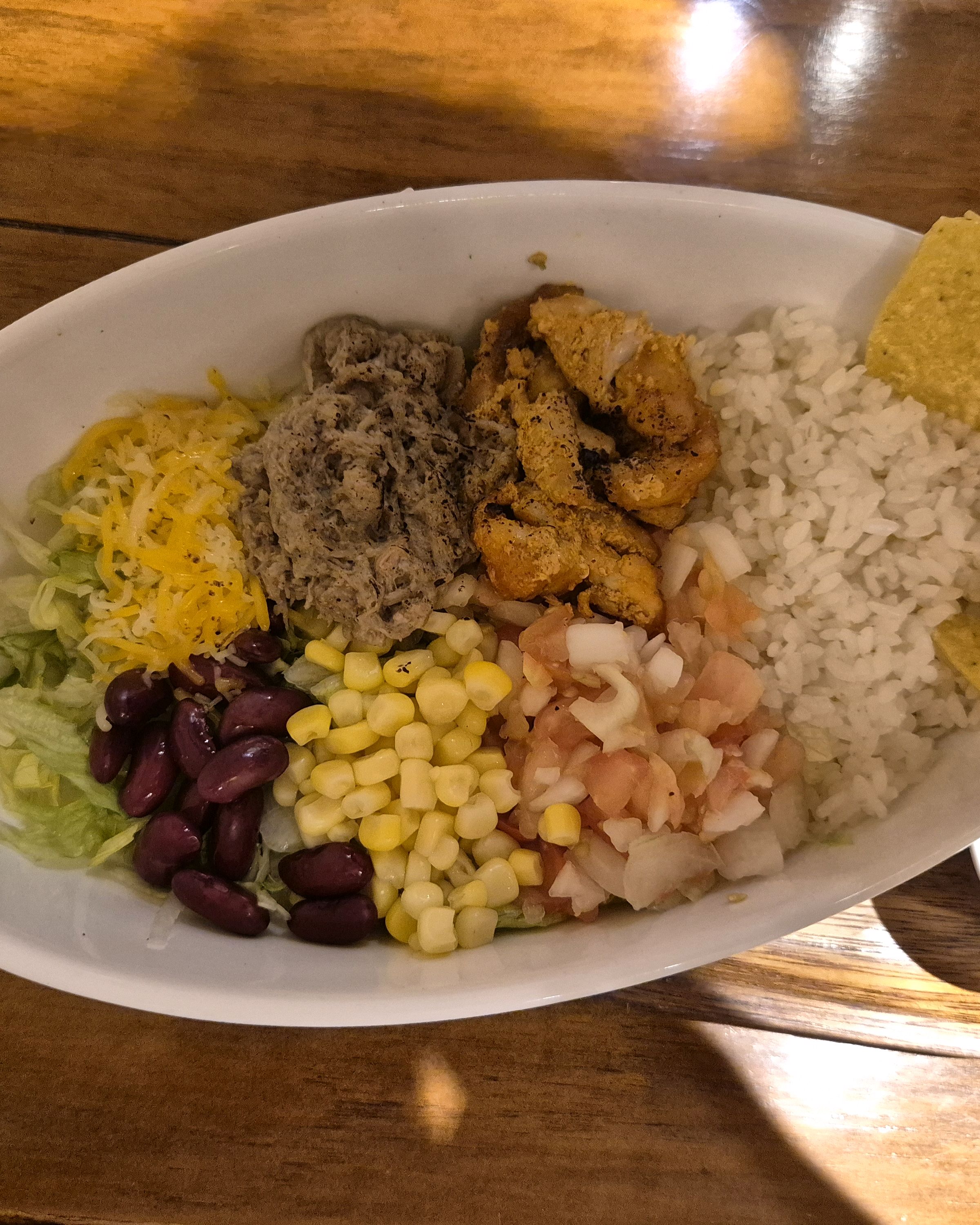 혼자 쇼핑하다 들렀는데 양도 많고 너무 맛있어요. 친절하고 아름다우신 사장님께서 메뉴추천도