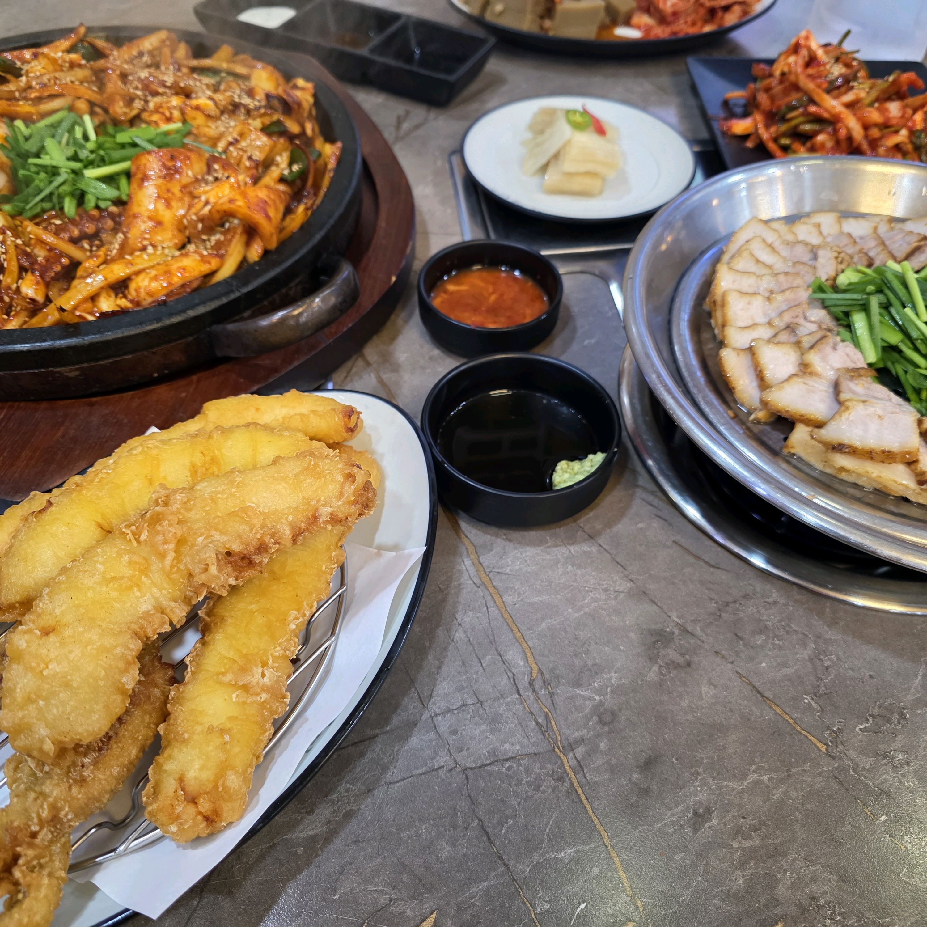 오징어 대박실하고 돌판오징어는 말이필요없어요 - 인천 맛집 해탄 계양구청점