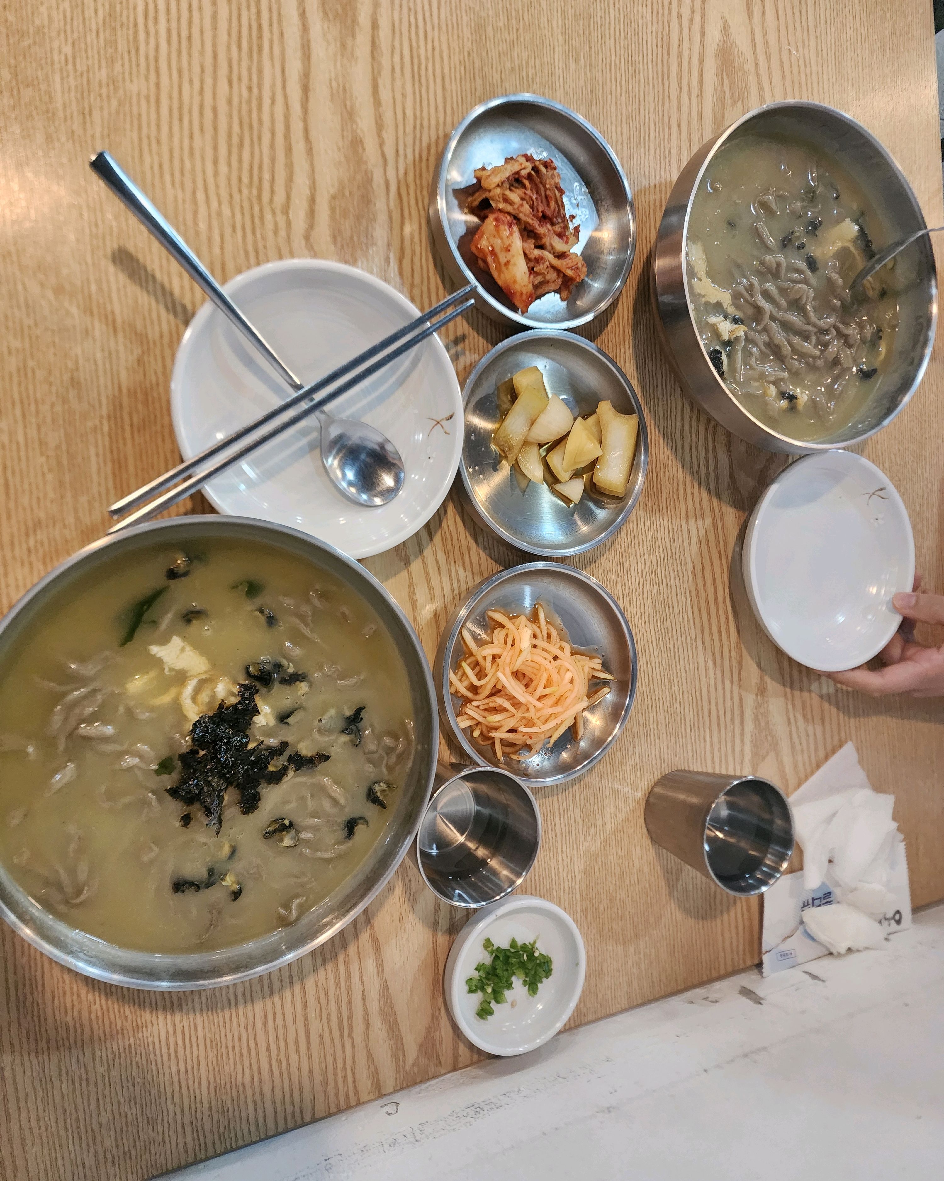 역시 수두리 최고입니다  제주갈때마다 먹는데 딴곳은 이맛이 안나요 - 제주 맛집 중문수두리보말칼국수