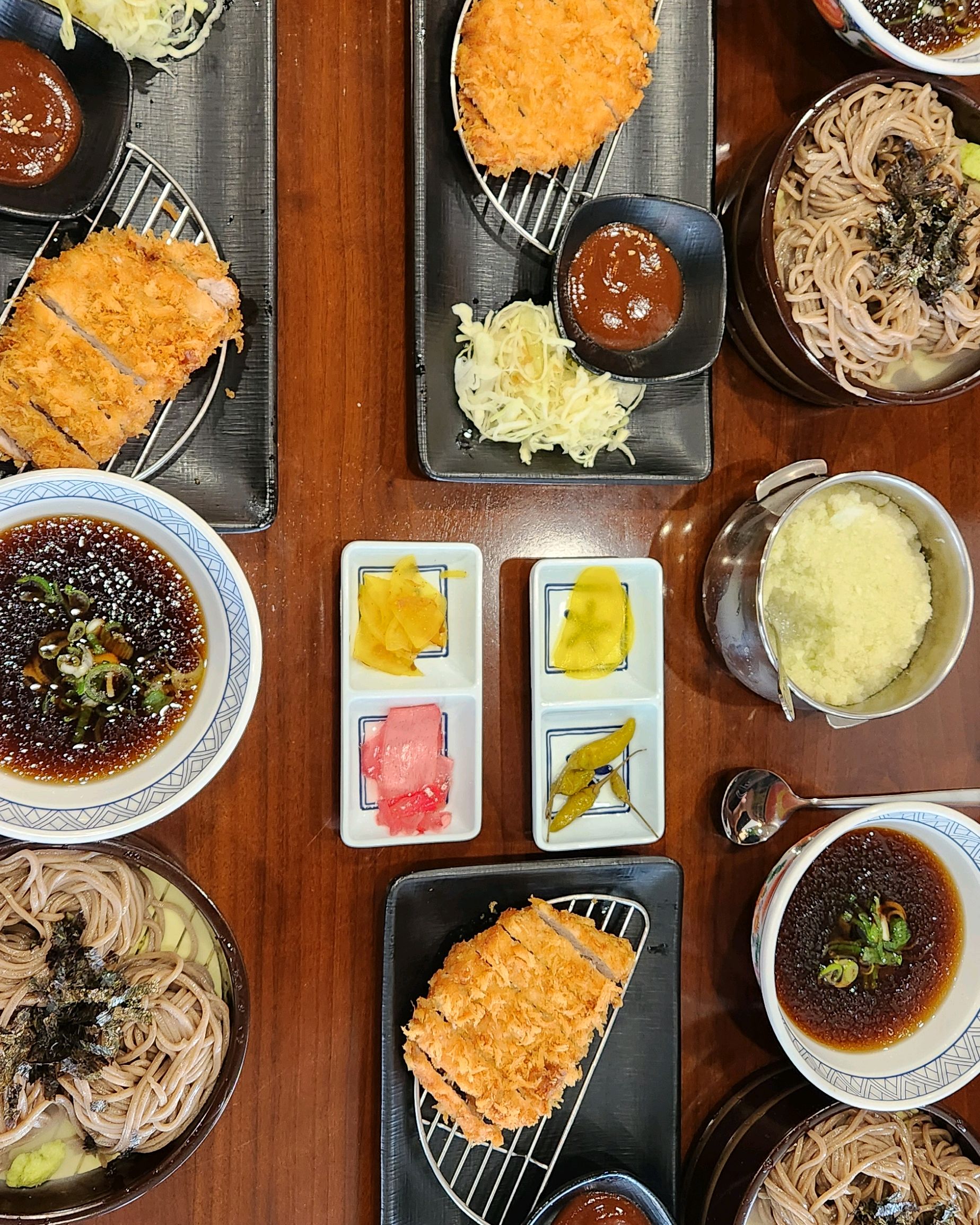 이전에 방문하고 메밀맛에 흠뻑 빠져서 언니들하고 재방문했어요. - 미사경정공원 맛집 삼동소바 하남미사점
