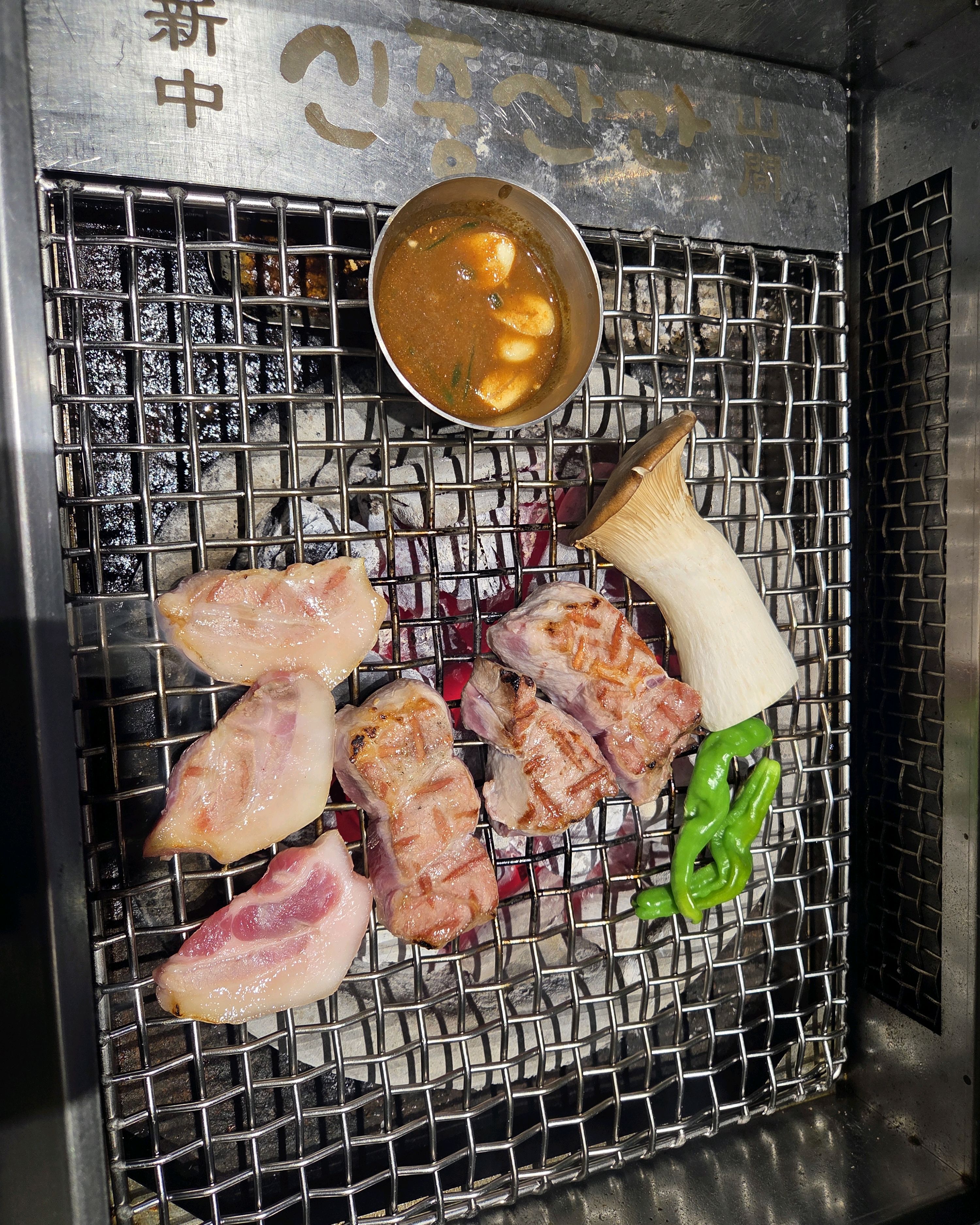 매장이 넓고 고기가 맛있어요 - 제주 맛집 신중산간 제주흑돼지 전문점