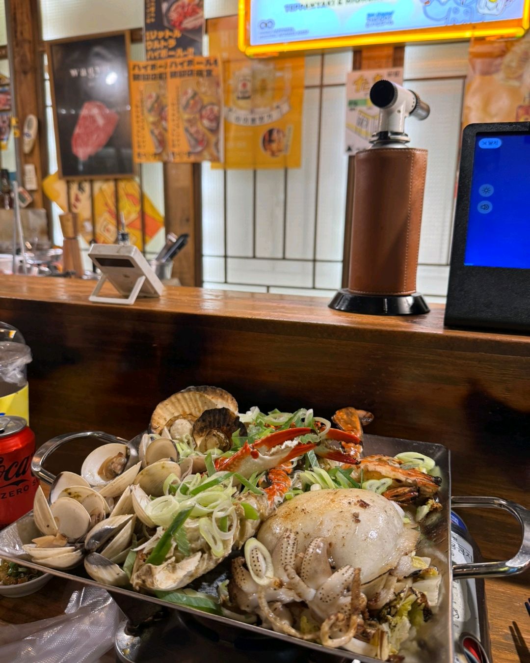 철판 바로 앞에 앉았더니 조리하는거 보는 재미가 있었어옹 - 인천 맛집 타키 본점