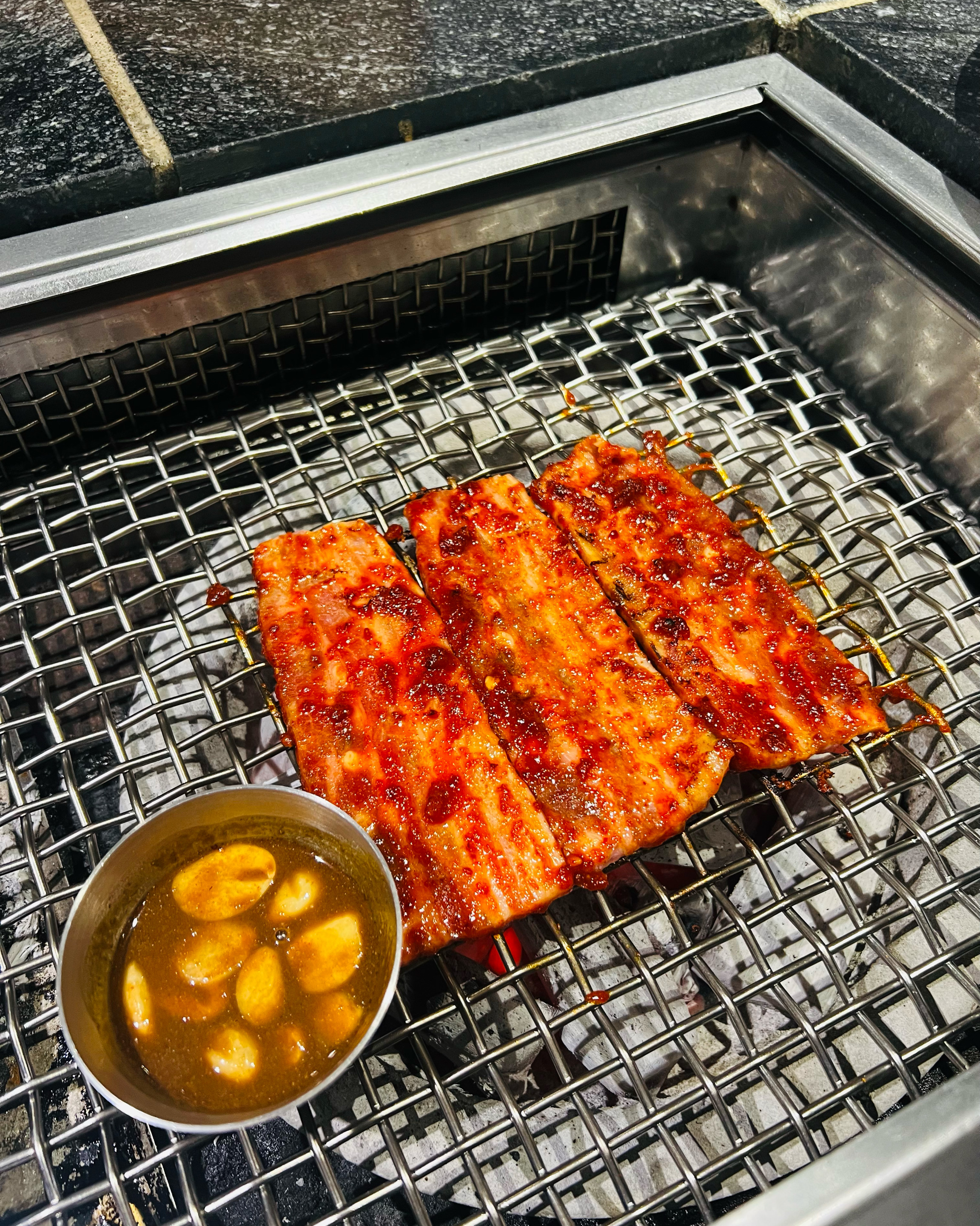 맛잇어요오오오오 고추장삼겹 오겹이네요 귯귯 - 제주 맛집 신중산간 제주흑돼지 전문점