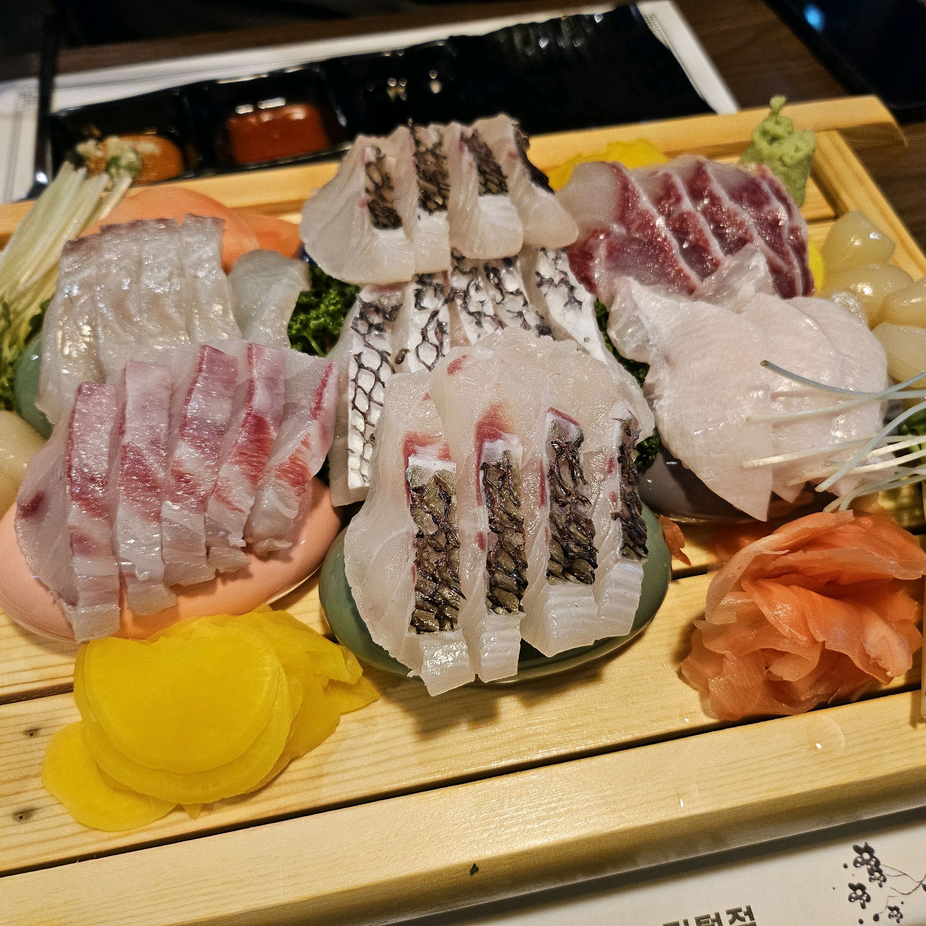 회 퀄리티 미쳤습니다. - 구로디지털단지 맛집 물고기자리 구로디지털점