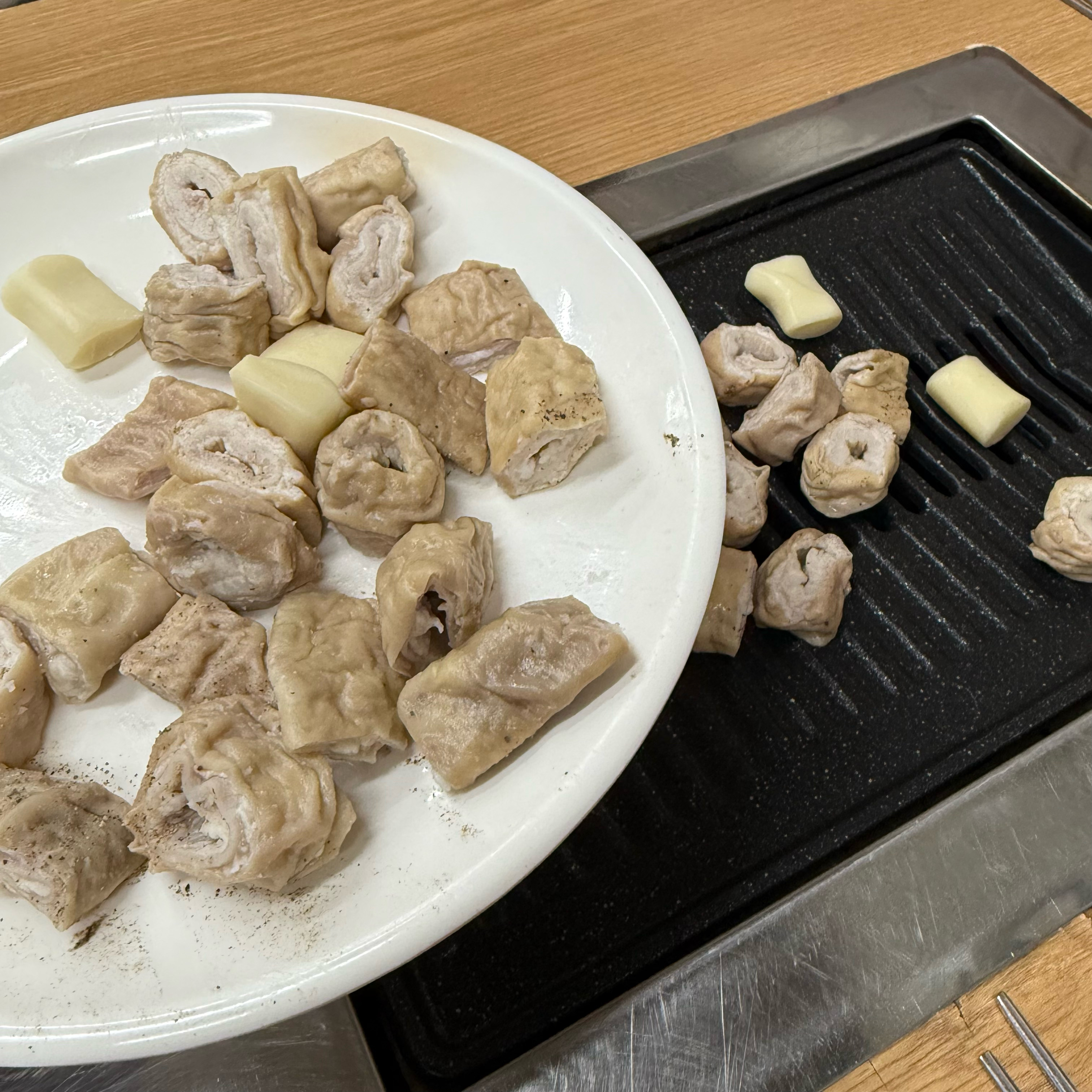 묵은지 맛있고 된장찌개도 맛있네요. - 대구 맛집 효목골막창