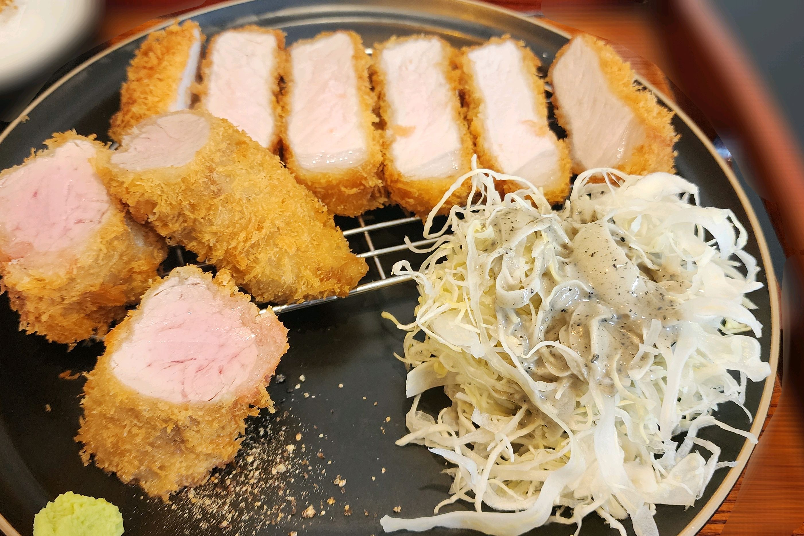 모듬카츠와 화이트라구파스타먹엇는데.. - 제주 맛집 리릭