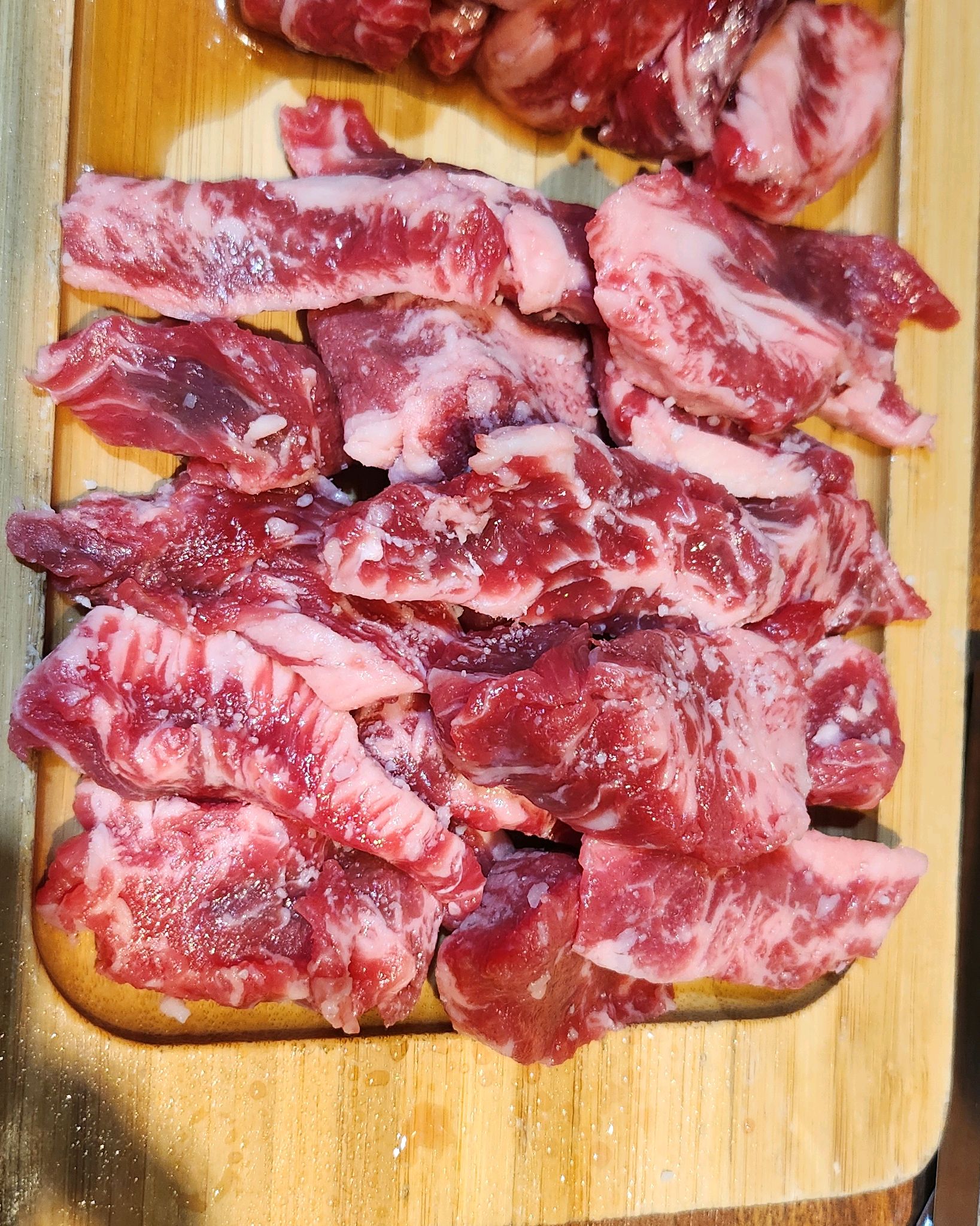 첫눈반. 두번째 방문입니다. 역시나 맛있네요.두명이 반반 사백 만으로도 배부르게 먹었어요.