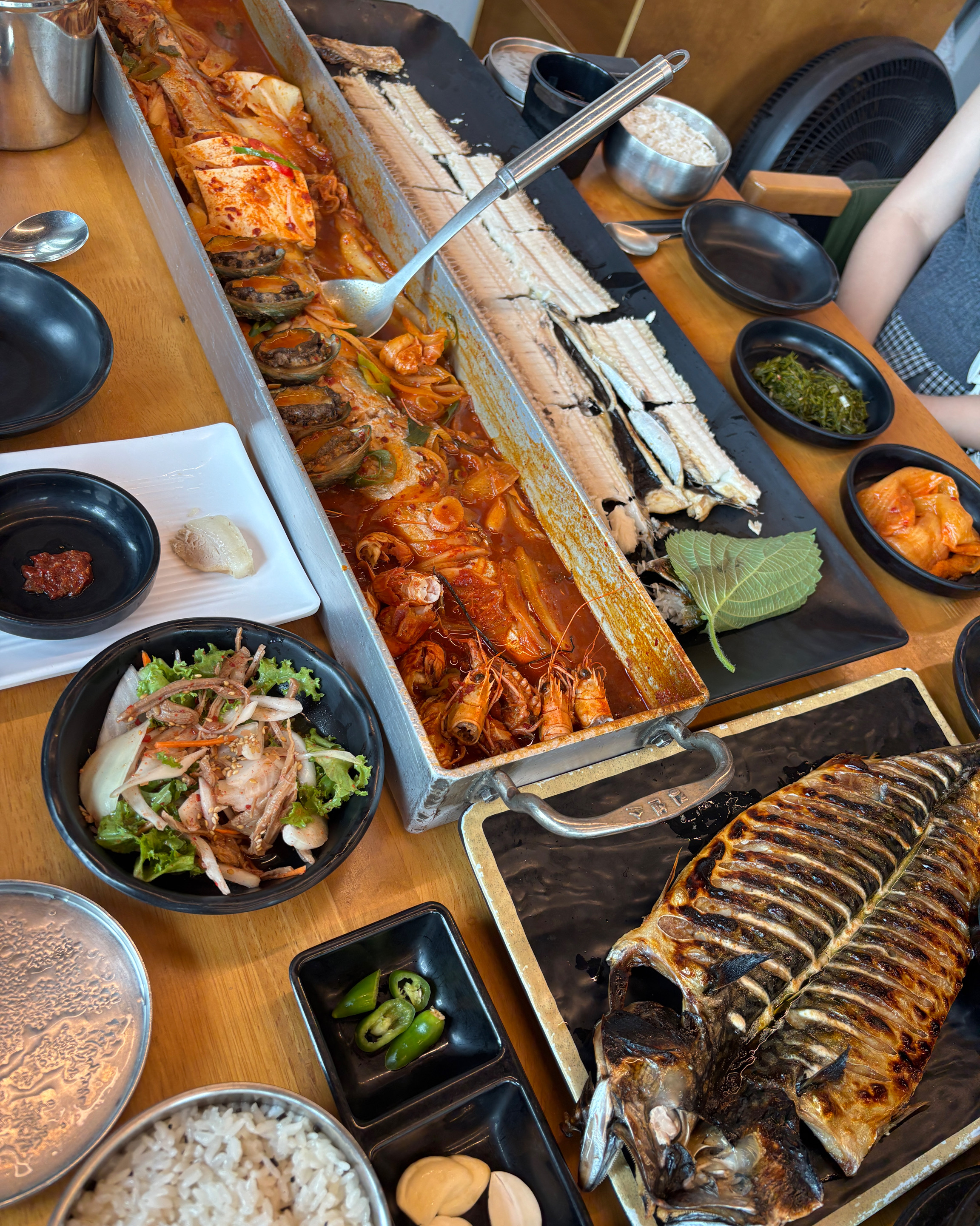 강아지 데리고 가족여행으로 다녀왔는데 맛있고 친절하셨습니다🤍🤍 - 제주 맛집 제주도 해녀세자매 협재본점