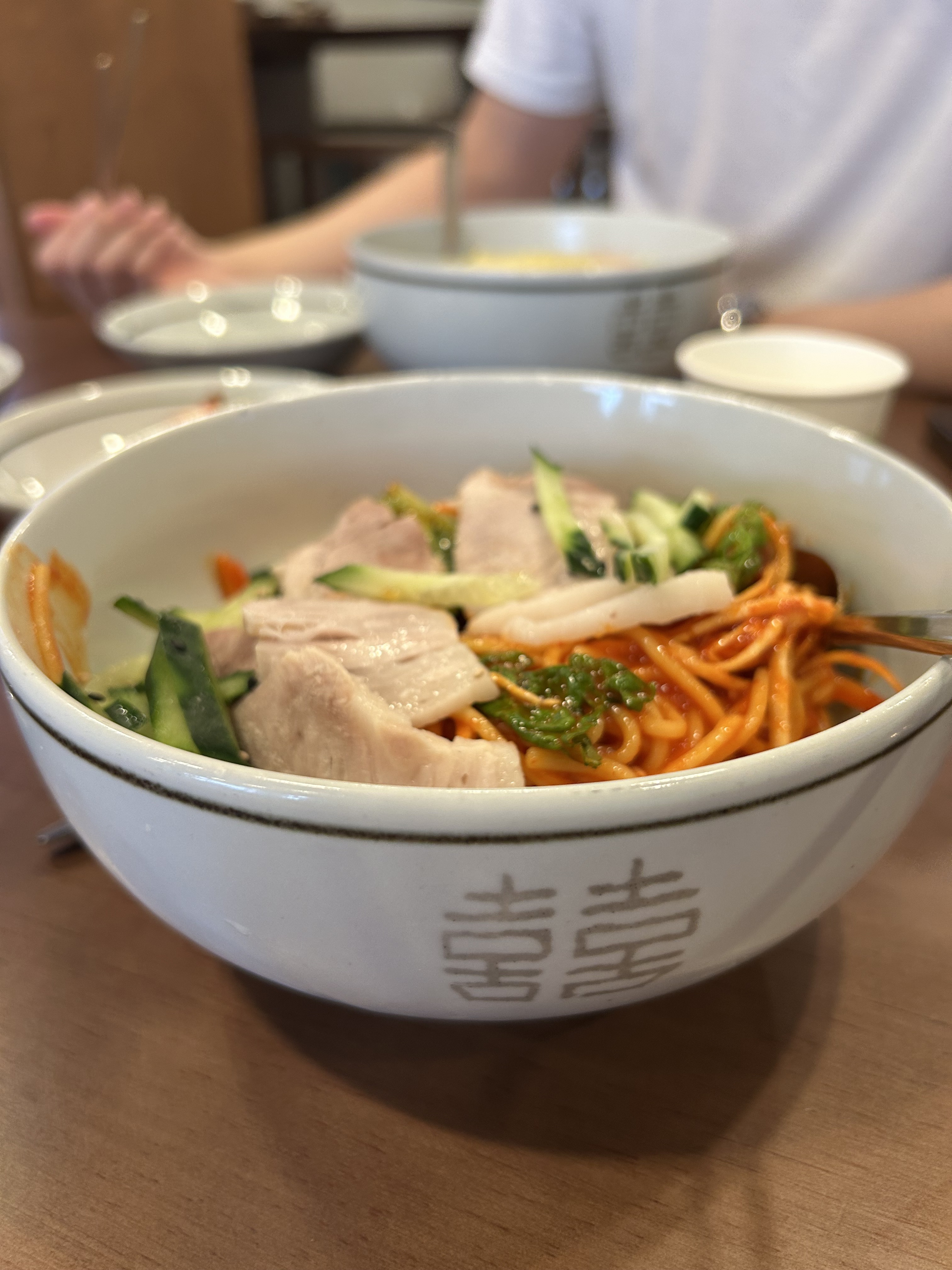 국물 너무 맛있어서 싹 비웠다는!!! - 제주 맛집 장수국수 본점