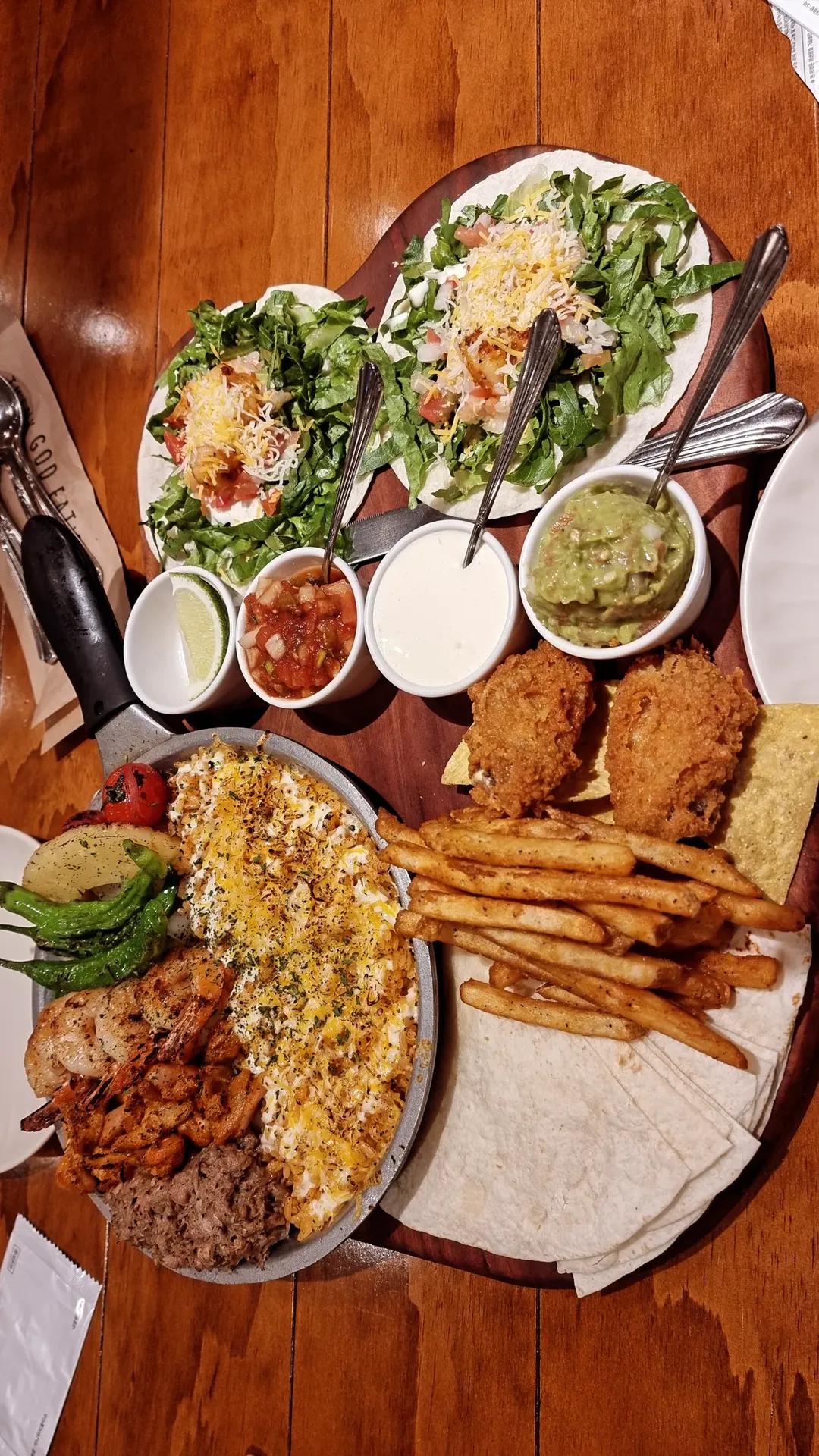 리뷰 이벤트로 음료도 주시고 라임도 많이 주시고 친절하네요~~ 윙 맛있어요~ - 매봉역 맛집 갓잇 도곡점