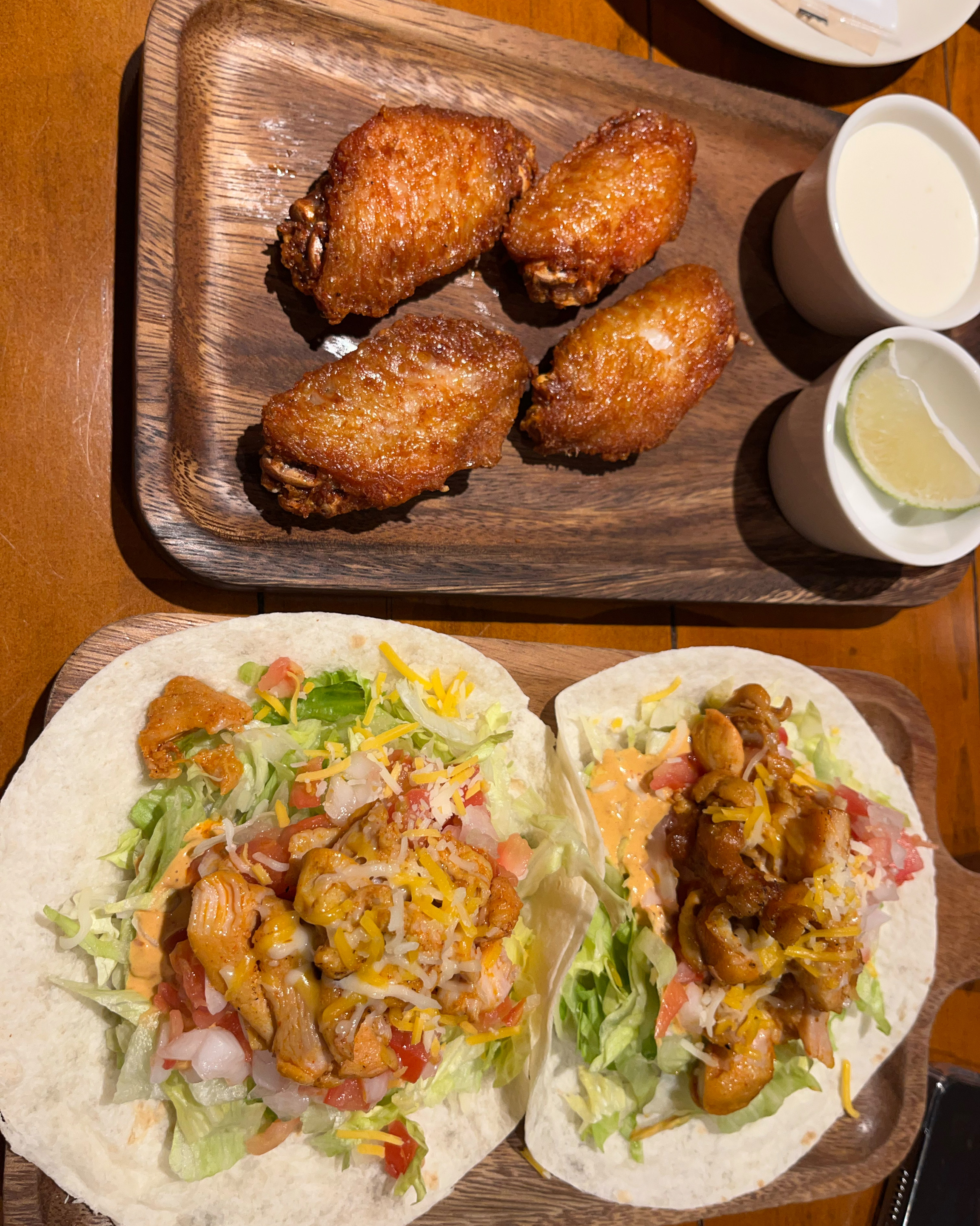 너무 맛있게 먹었습니다. 버팔로윙 타코 모두 너무 맛있었어요 - 혜화역 맛집 갓잇 대학로점