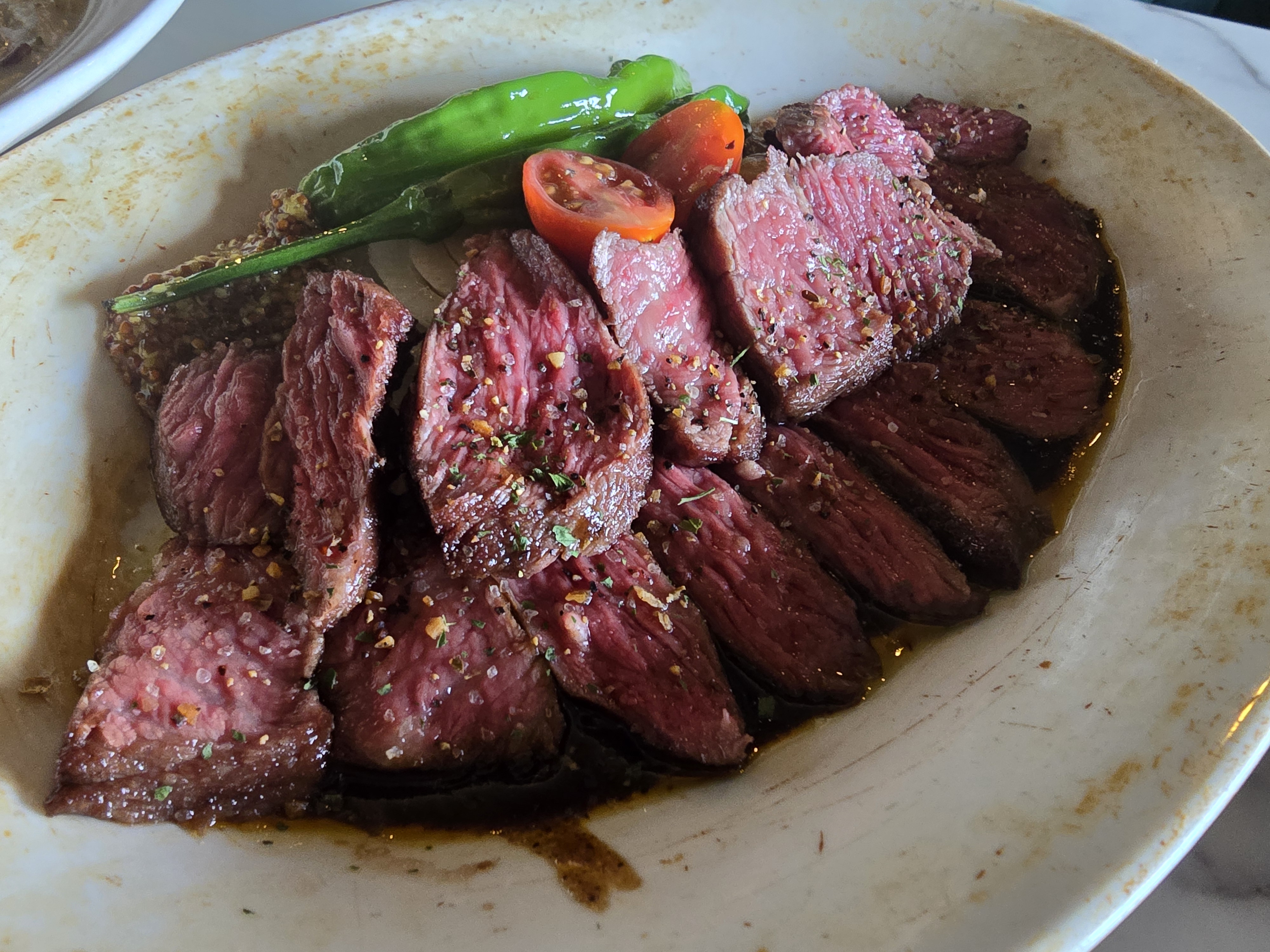 고기가 너무너무 부드럽고 - 이태원 맛집 핌피 이태원