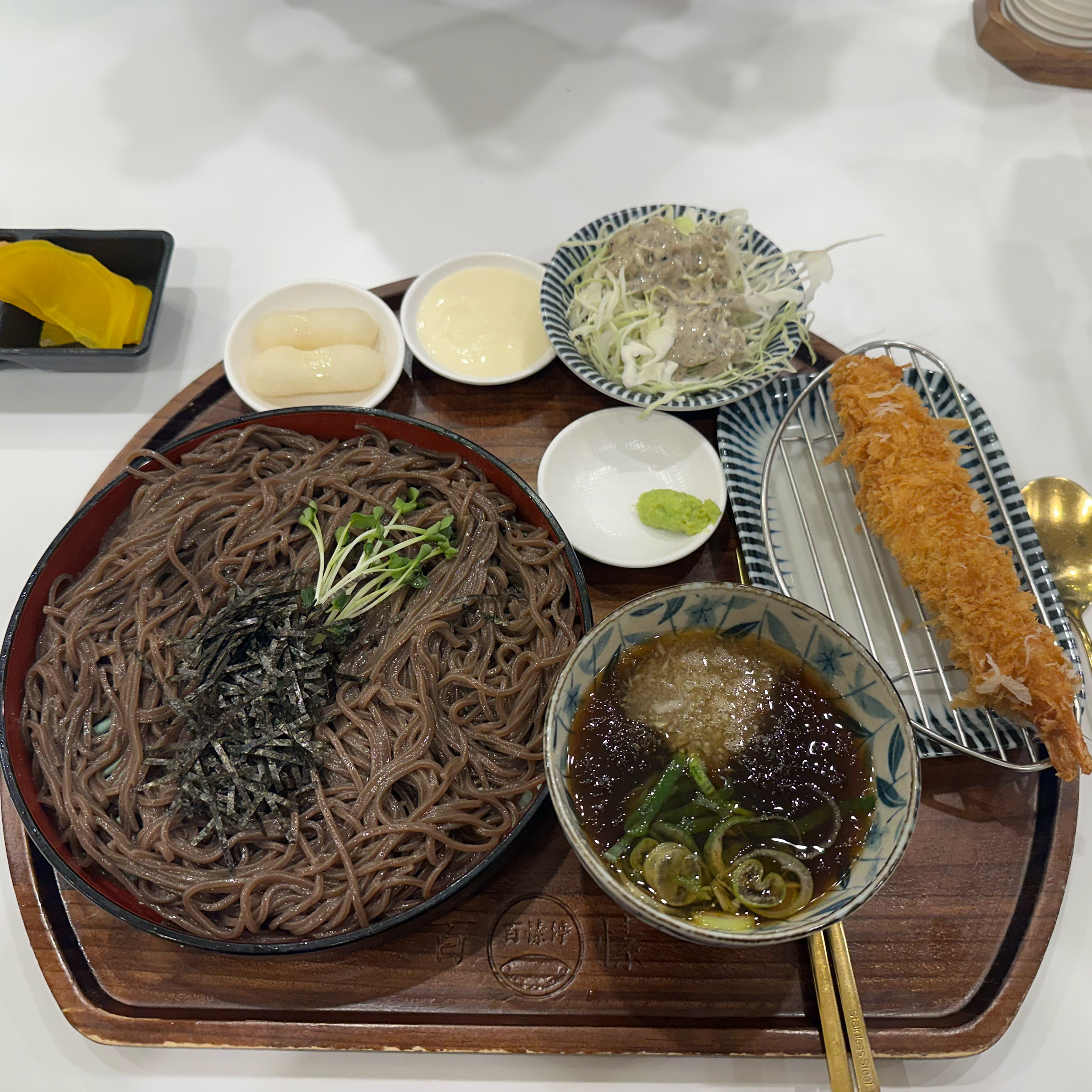 맛있어서 혼밥하러 자주 방문하는데 오늘은 친구랑 왔어요! - 가산디지털역 맛집 백소정 가산디지털역점