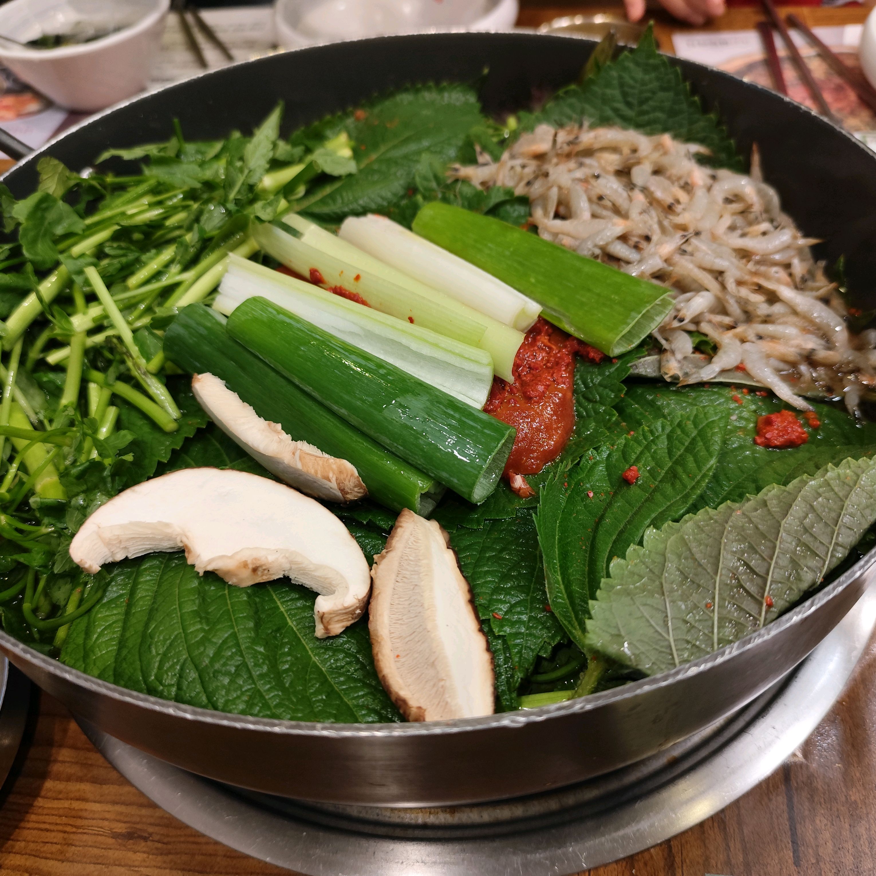 가정의 달이라 부모님이랑 언니들이랑 가족 다같이 와서 외식했습니다. - 인천 맛집 아우라지 삼산점