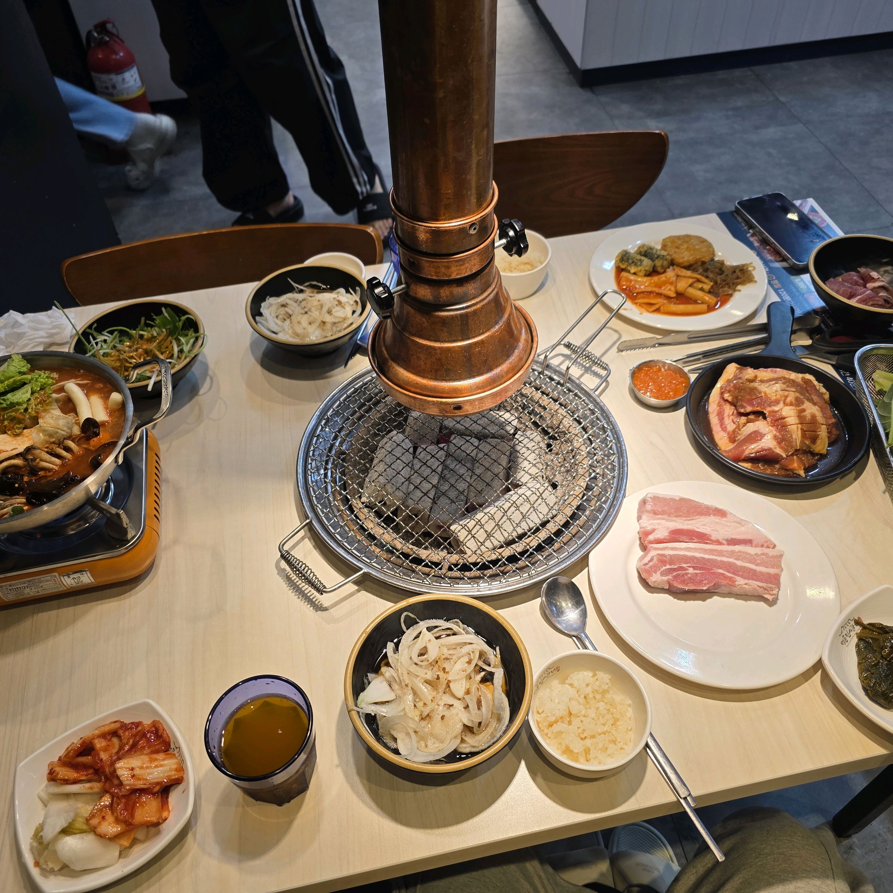 맛있게 잘 먹었어용 오랜만에 왔더니 못보던 메뉴들도 많이 생겼네요!! 갈비버거 꼭 만들어드