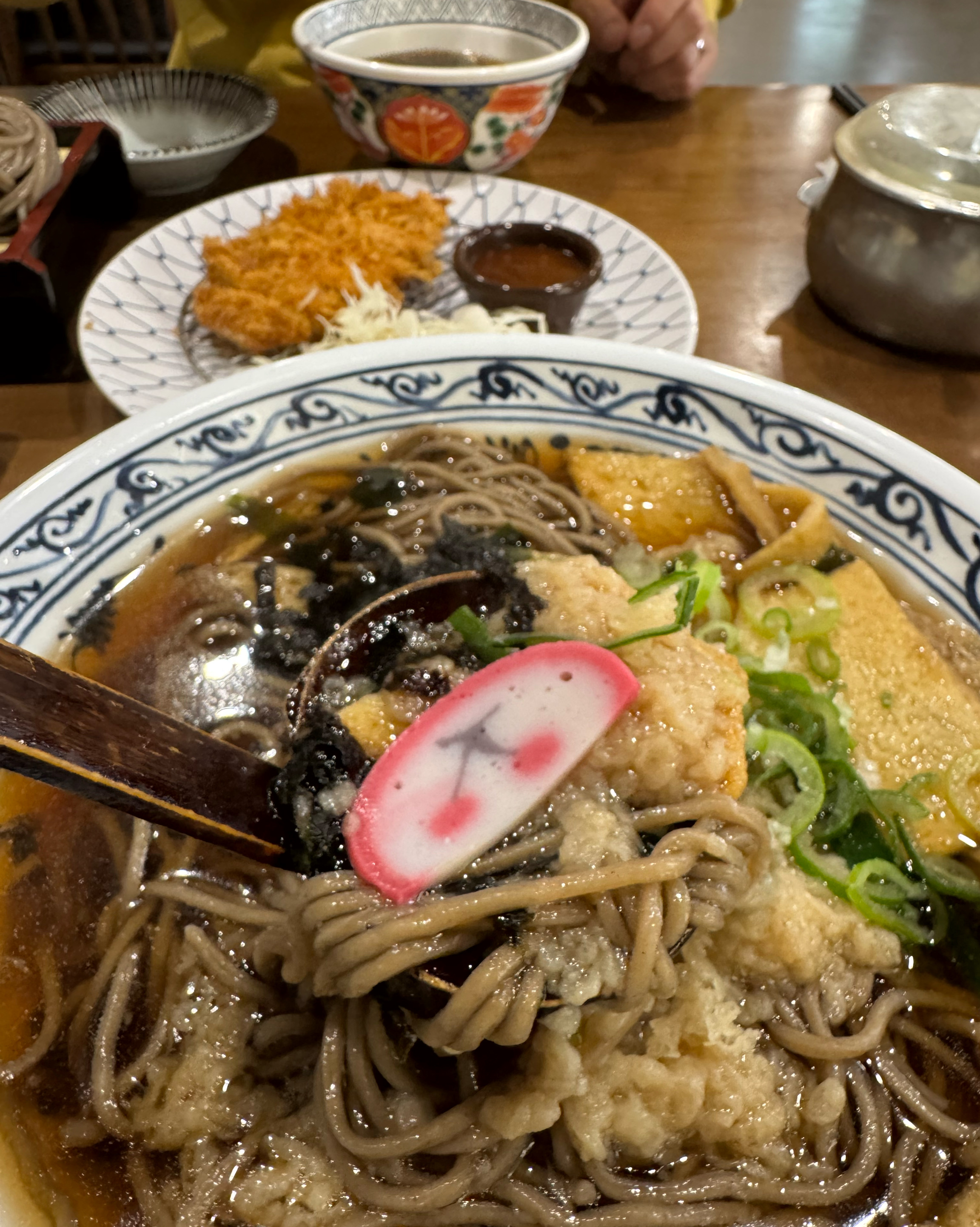 맛있어서 매번 방문하는 매장이에요~ 온소바 메밀소바 둘 다 맛있고 돈까스도 바삭해요~ 너무