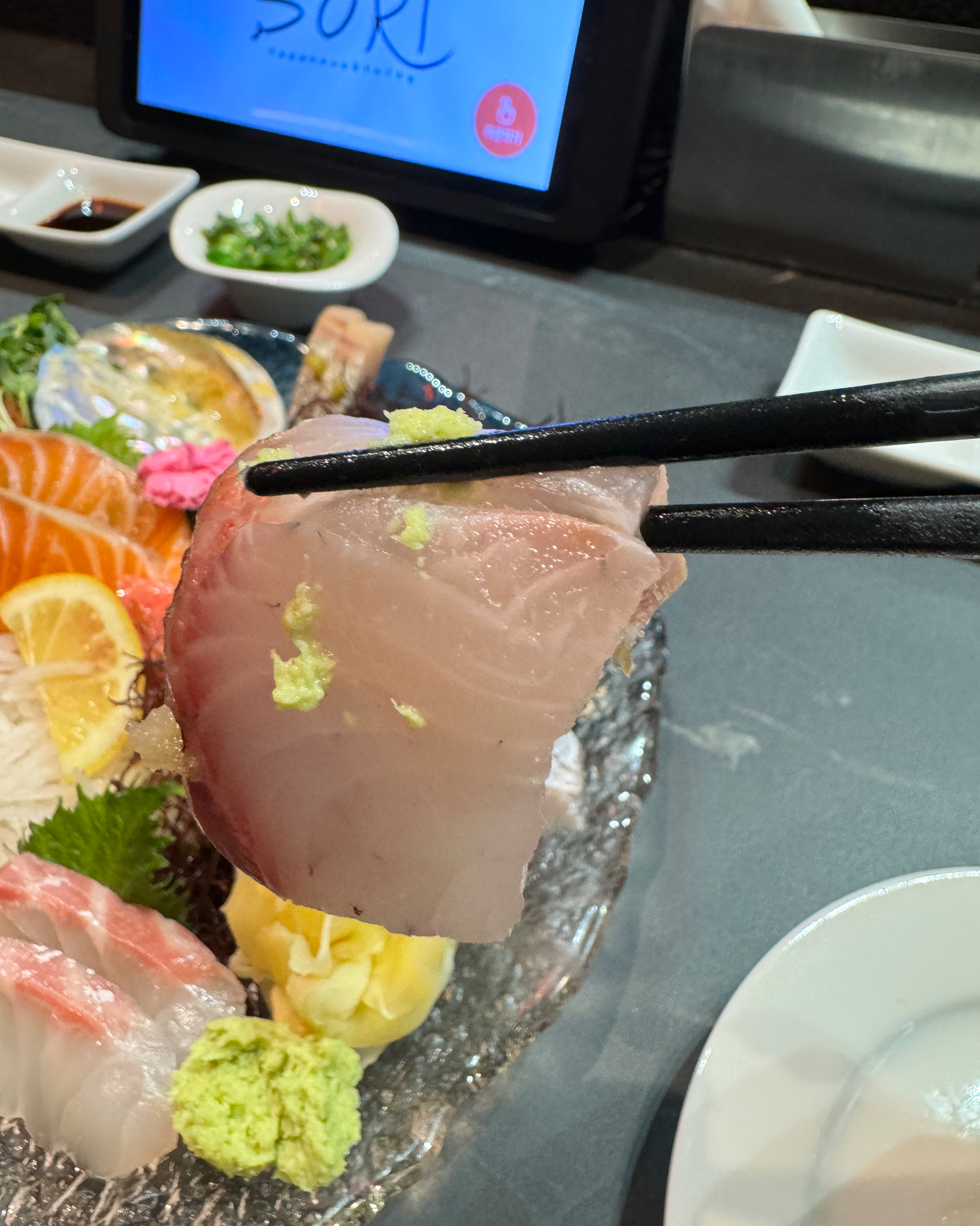 드라이 숙성회는 어떤 느낌일지 궁금했는데 식감도 부드럽고 맛있었어요!! 예약 이벤트로 전어