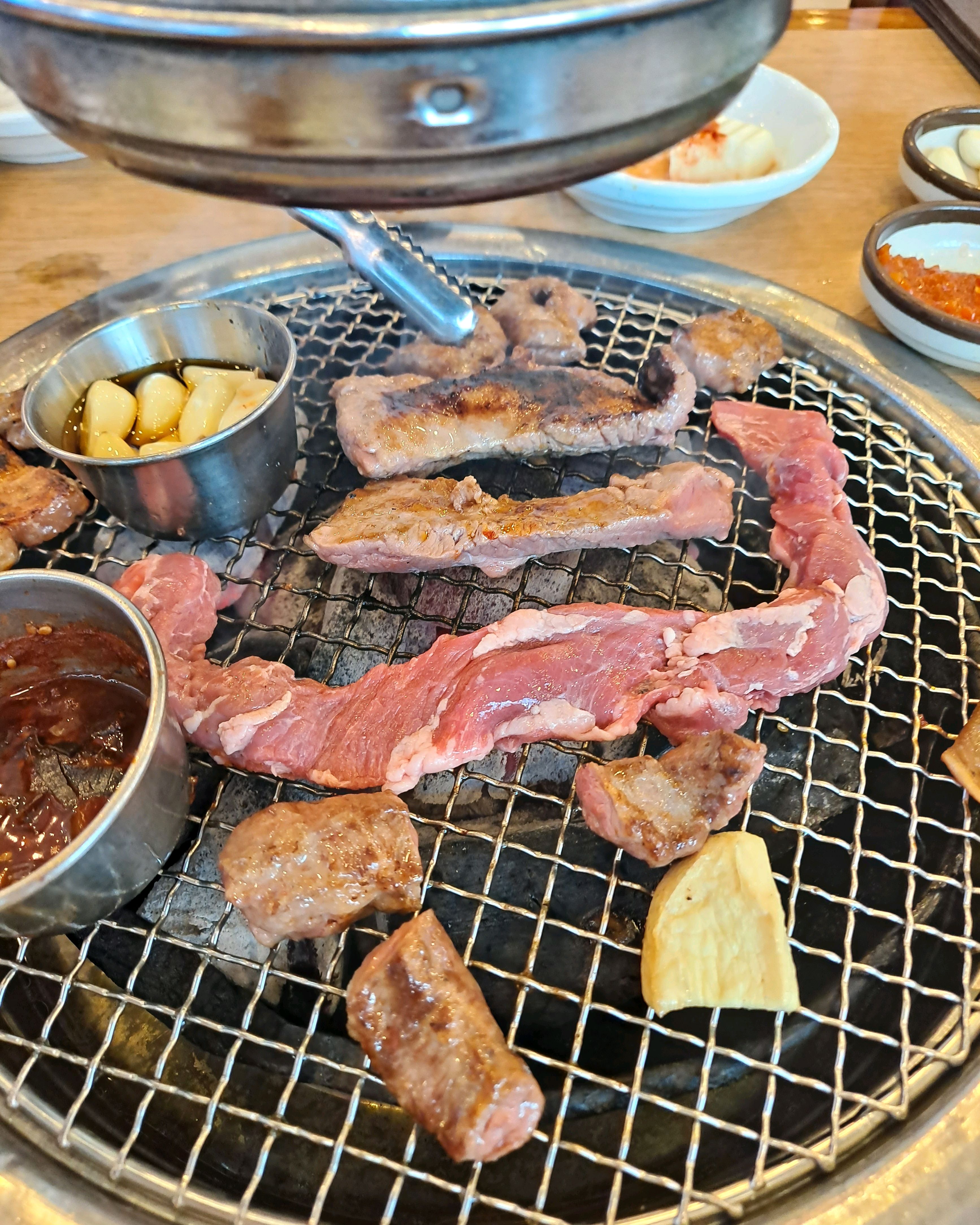 고기 양이 많지 않고 조금 비싼편. - 제주 맛집 늘봄흑돼지