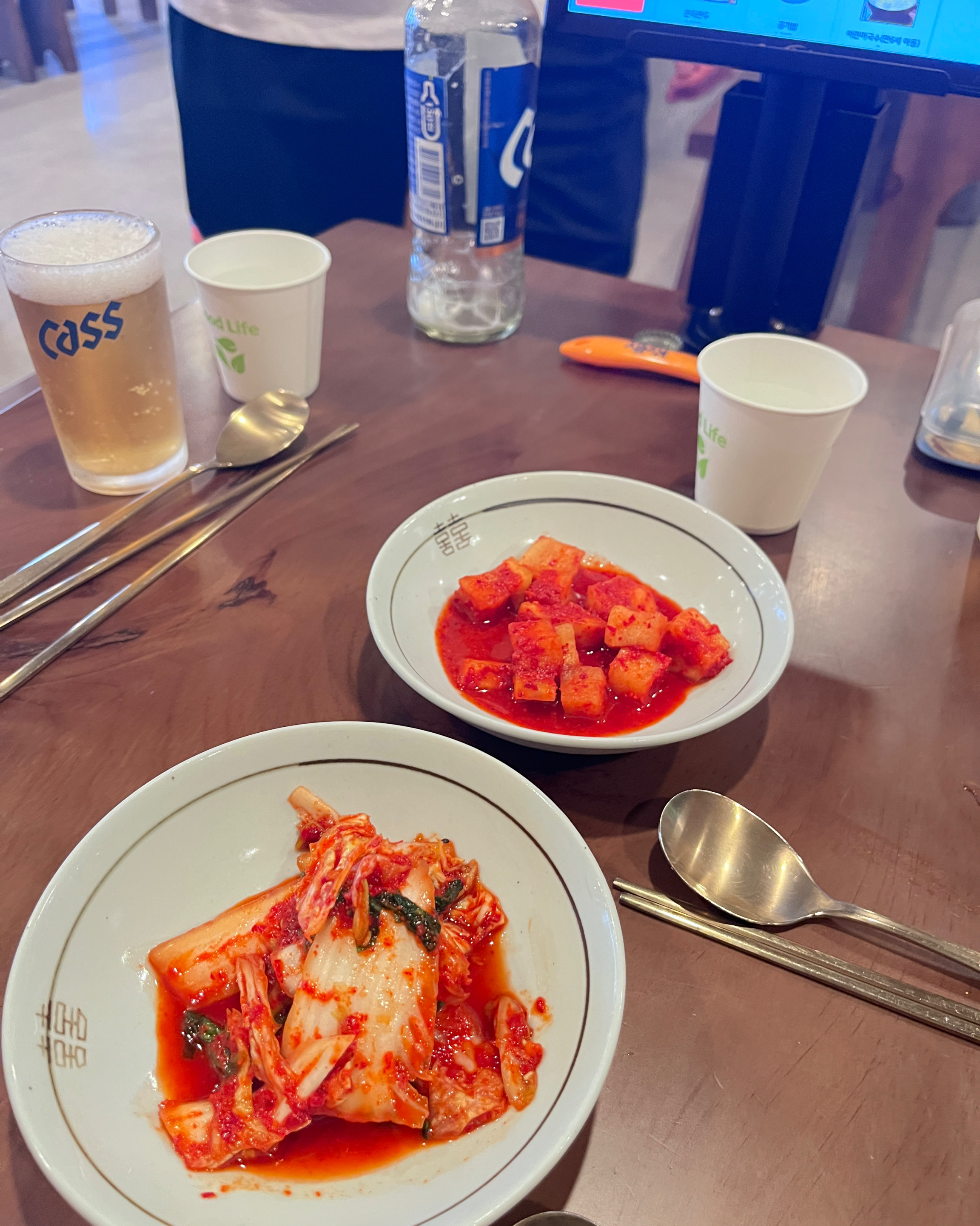 반찬도 맛있네요 잘먹었습니다 - 제주 맛집 장수국수 본점