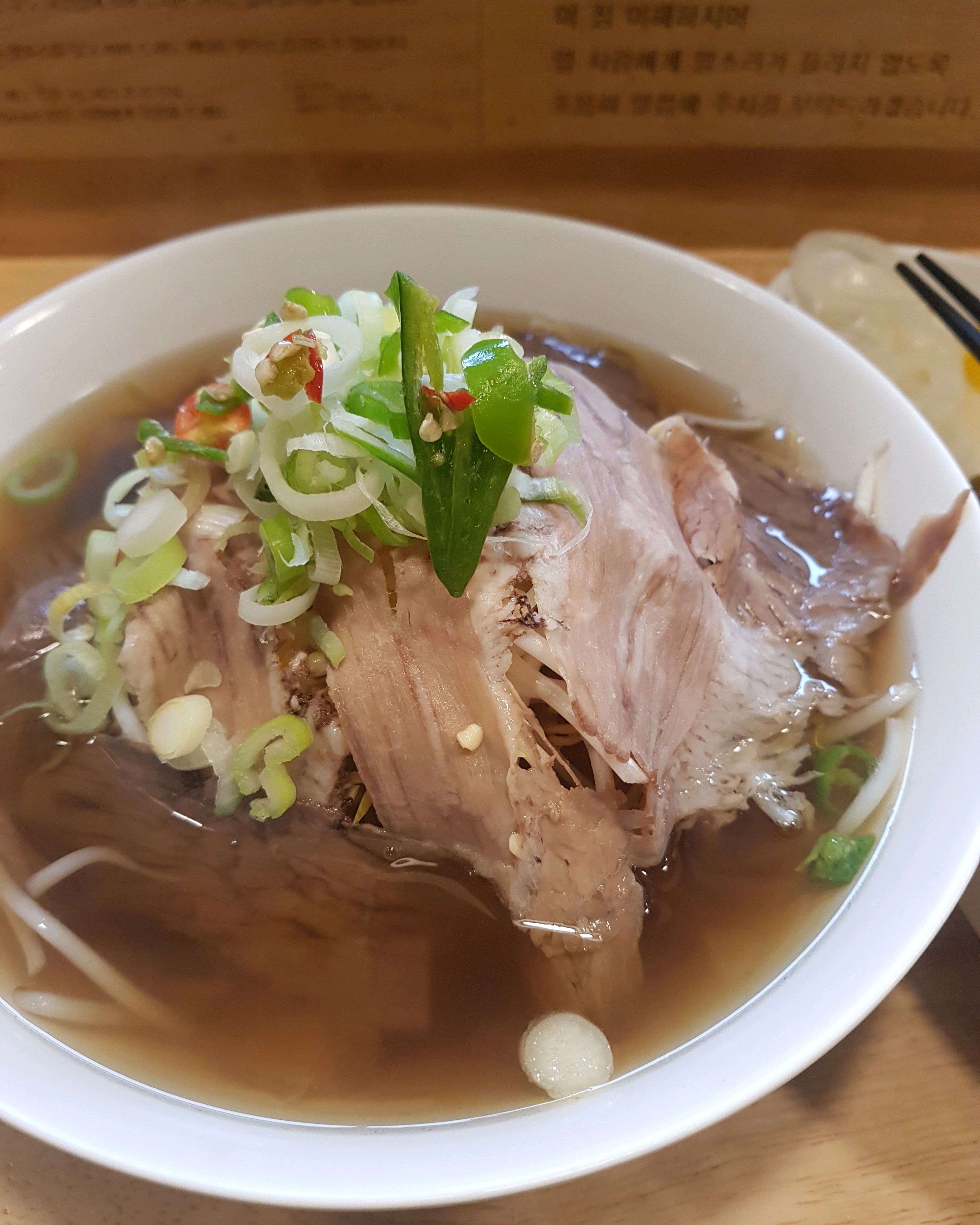 생각날 때마다 오는 맛집이에요. 혼밥하기 딱 좋게 분위기가 잡혀 있고 직원분들이 굉장히 친