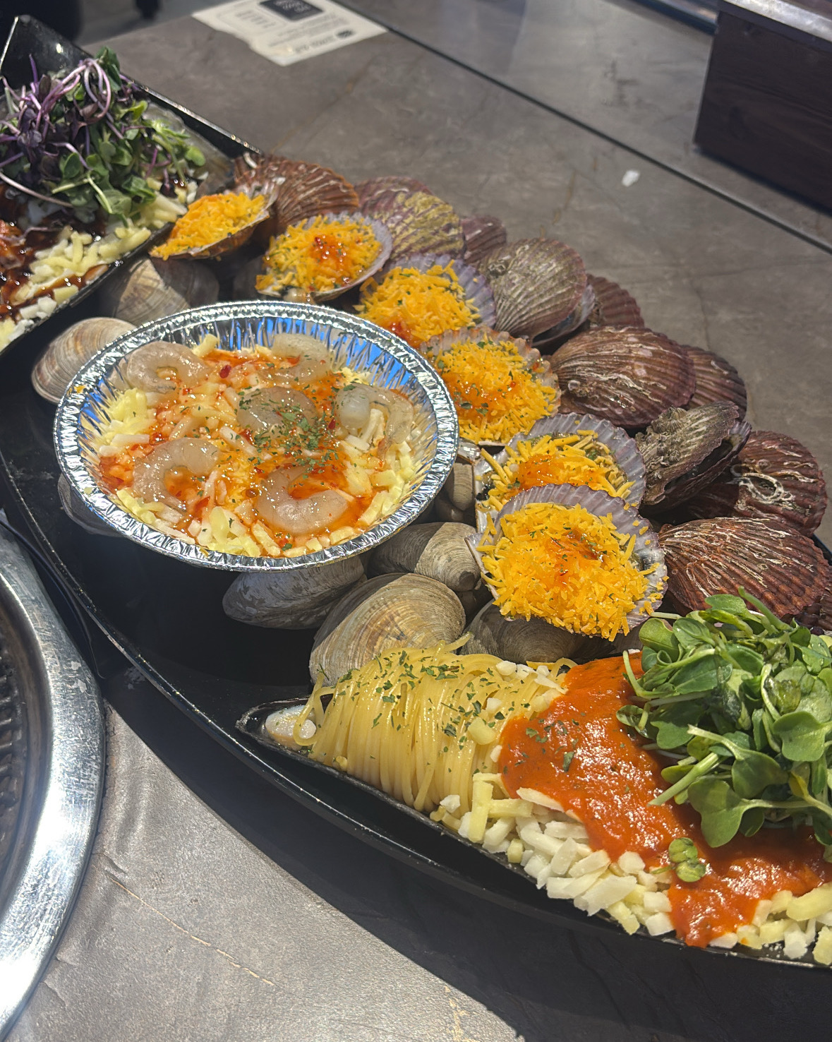 친구랑 리뷰 다 찾아보고 오게됐는데 너무 맛있게 잘먹고갑니다😍 직원분들도 다 너무 친절하시