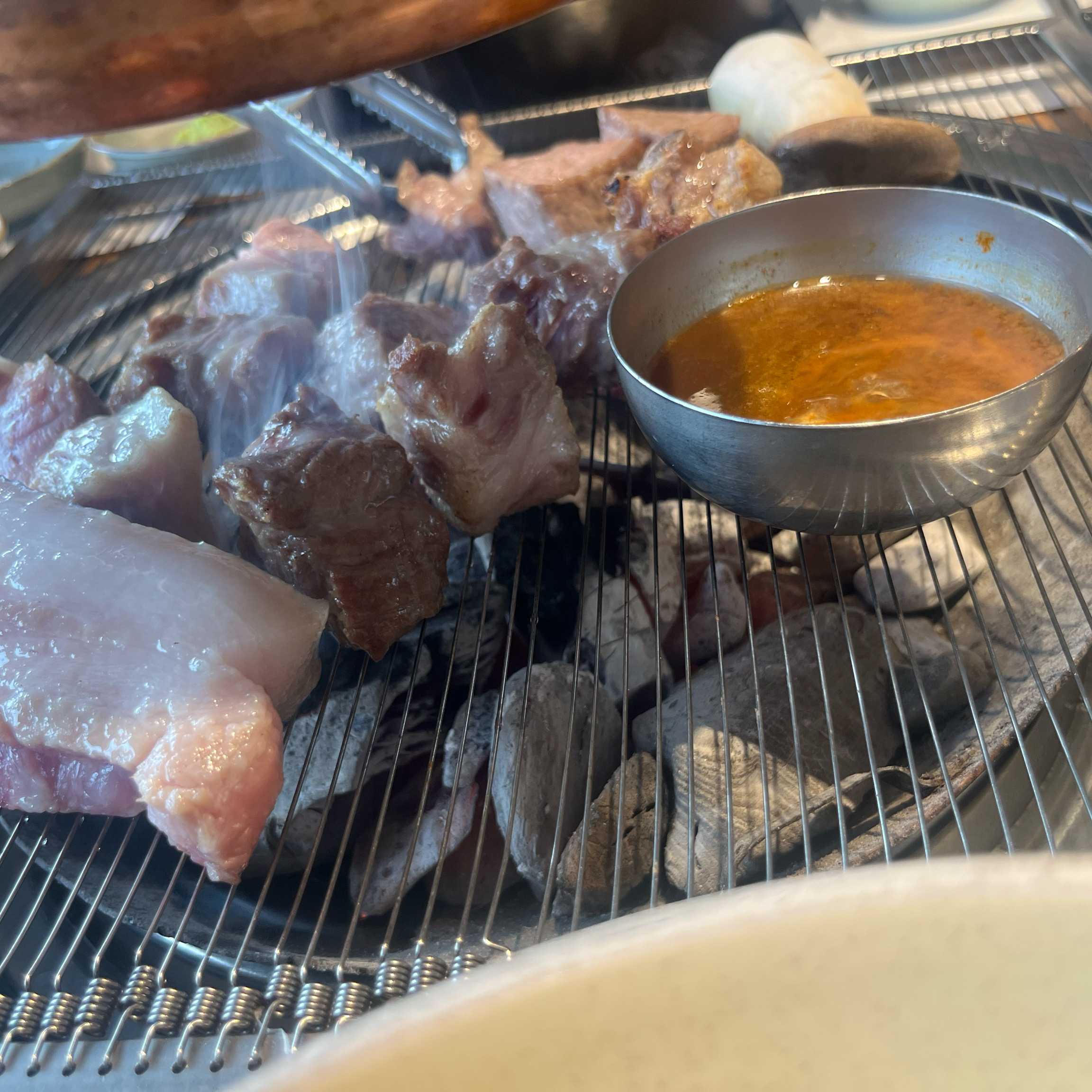 고기도 맛있고 분위기는 말모말모,,,, 회식장소로도 넘 좋아요!!! - 인천 맛집 칠돈가 청라점