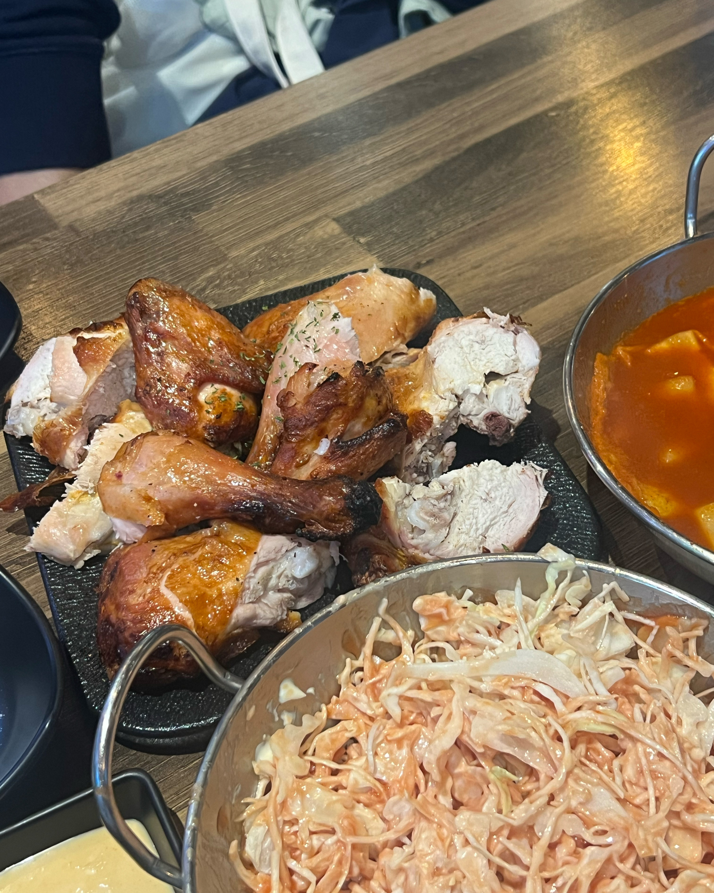매콤한 떡볶이도 맛있고 가마솥구이 치킨도 맛있습니다 치맥하기 좋은곳 !! - 인천 맛집 가마꿉 당하 본점