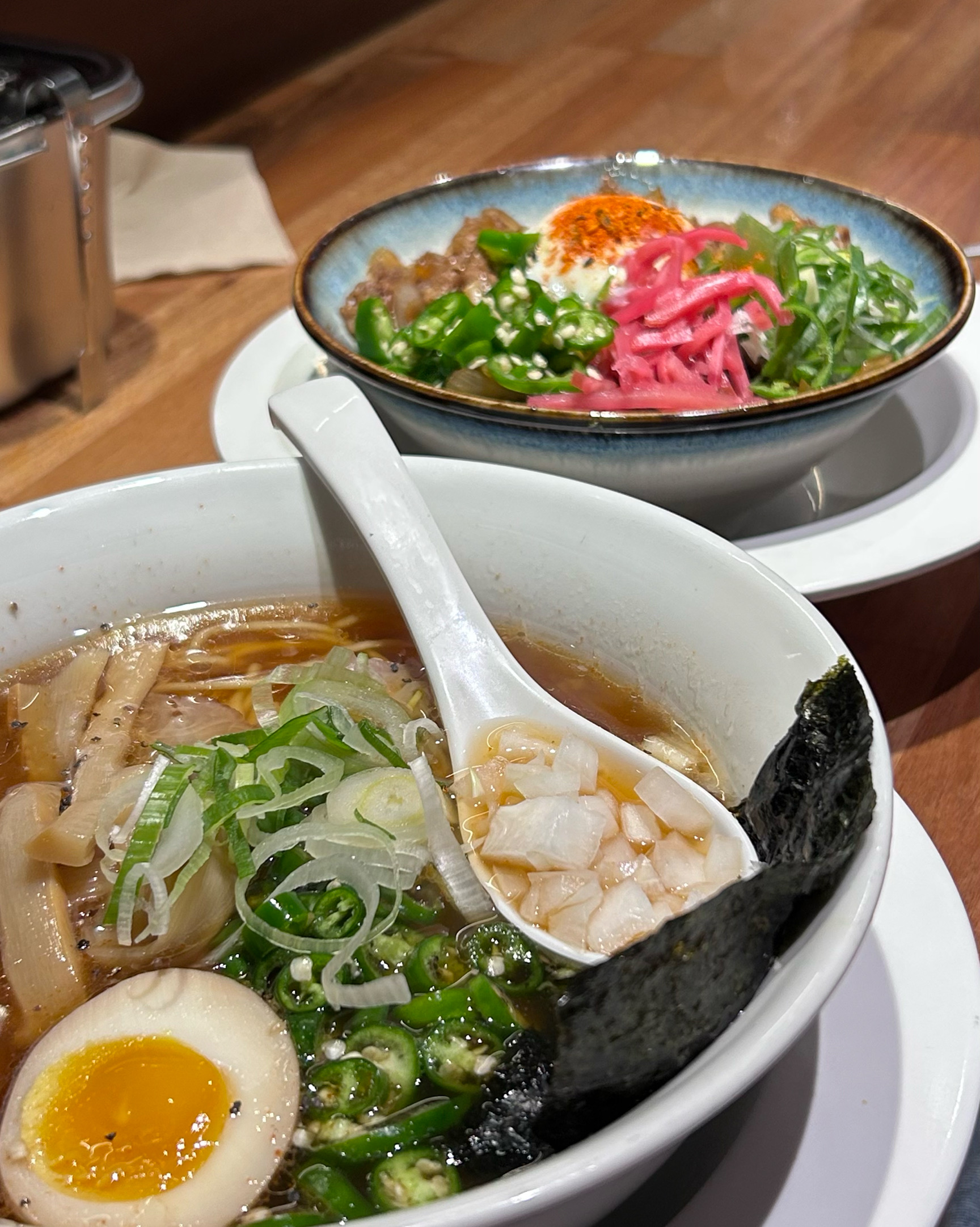 신사 올 때 마다 꼭 오는 일식집인데 직원 분들도 항상 친절하시고 일단 음식이 너무 맛있고