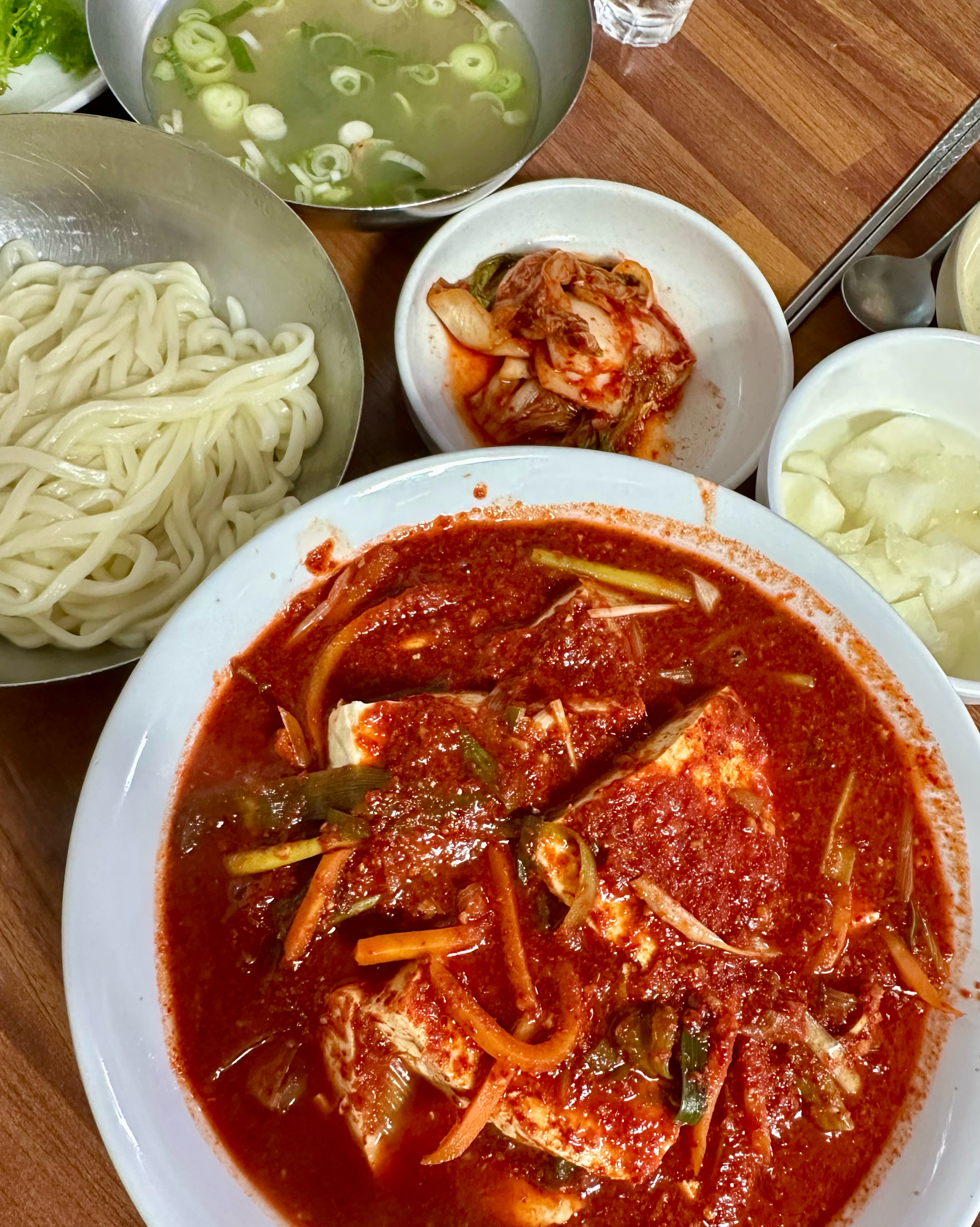 대전 두루치기가 유명하다 해서 야구보러 온김에 먹으러 왔어요 오징어 두루치기 먹으려다가 시