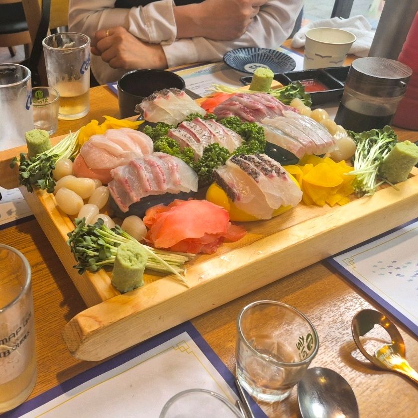 무한리필이지만 회의 맛과 질이 최고입니다. 2번째 방문인데 다음에는 회사 회식으로 강력 추