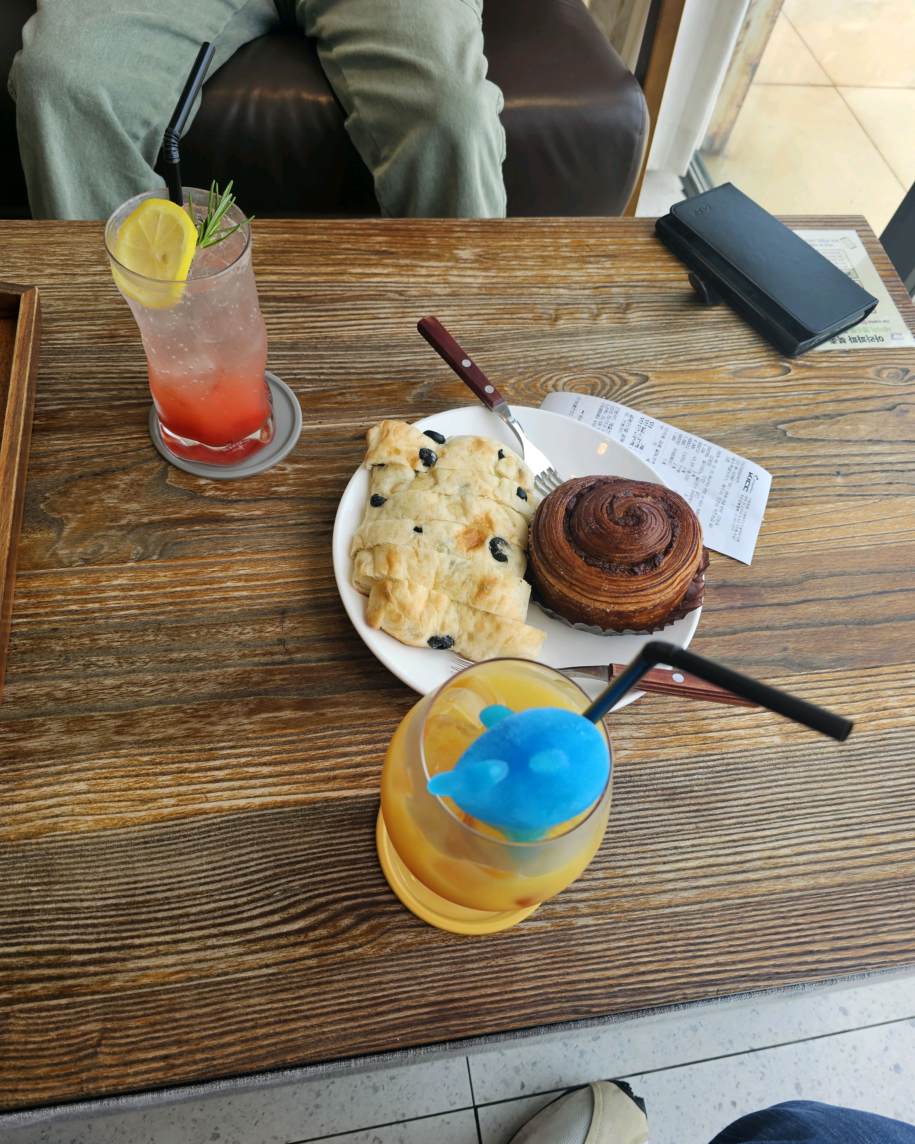 제주 여행 중 힐링 리셑의 장소로 방문! - 제주 맛집 아라파파북촌 세화구좌김녕종달리코난비치 도민현지인점심동쪽