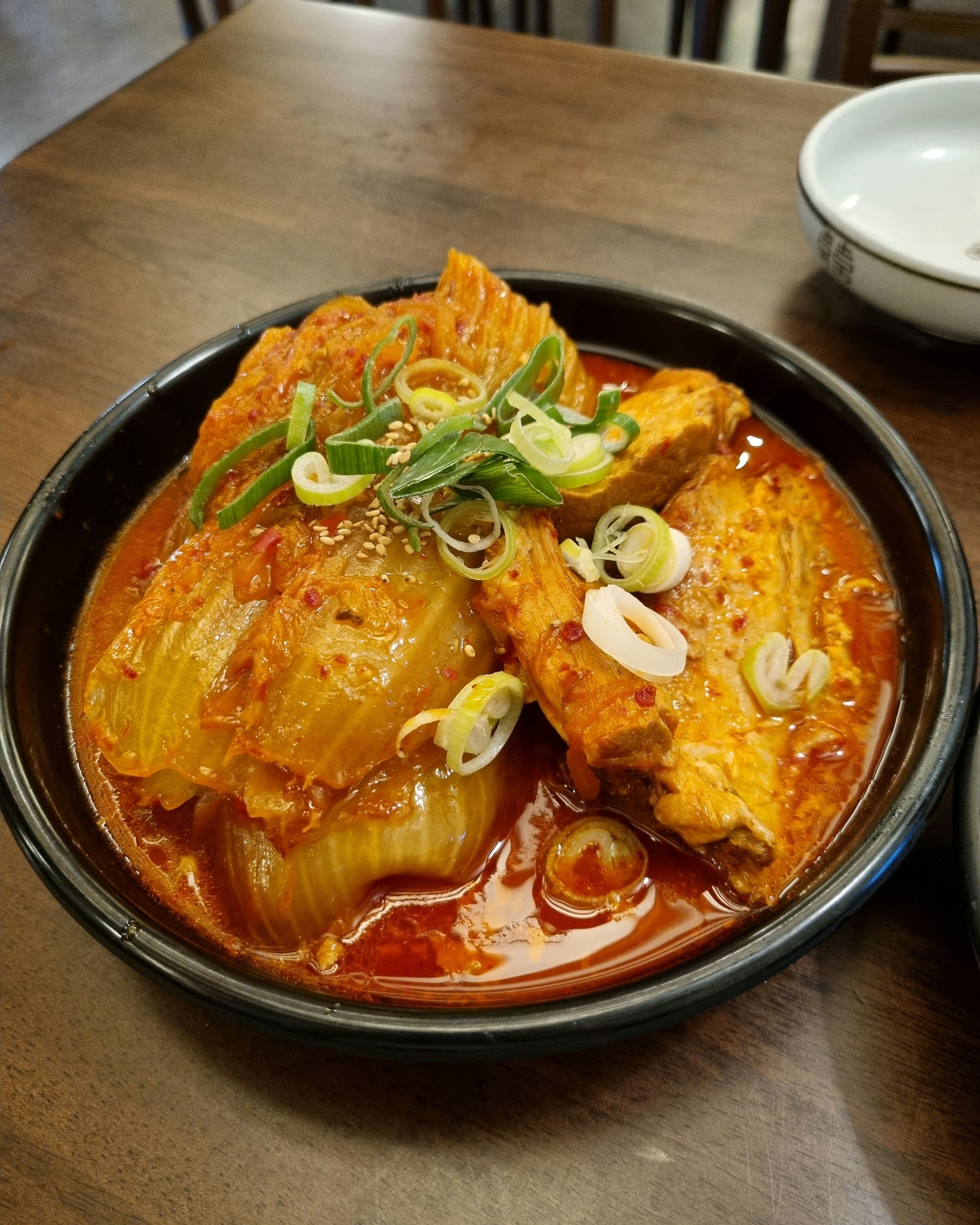 김치찜 양념도 맛있고 국물도 깊은데 - 종로 맛집 도담 1988
