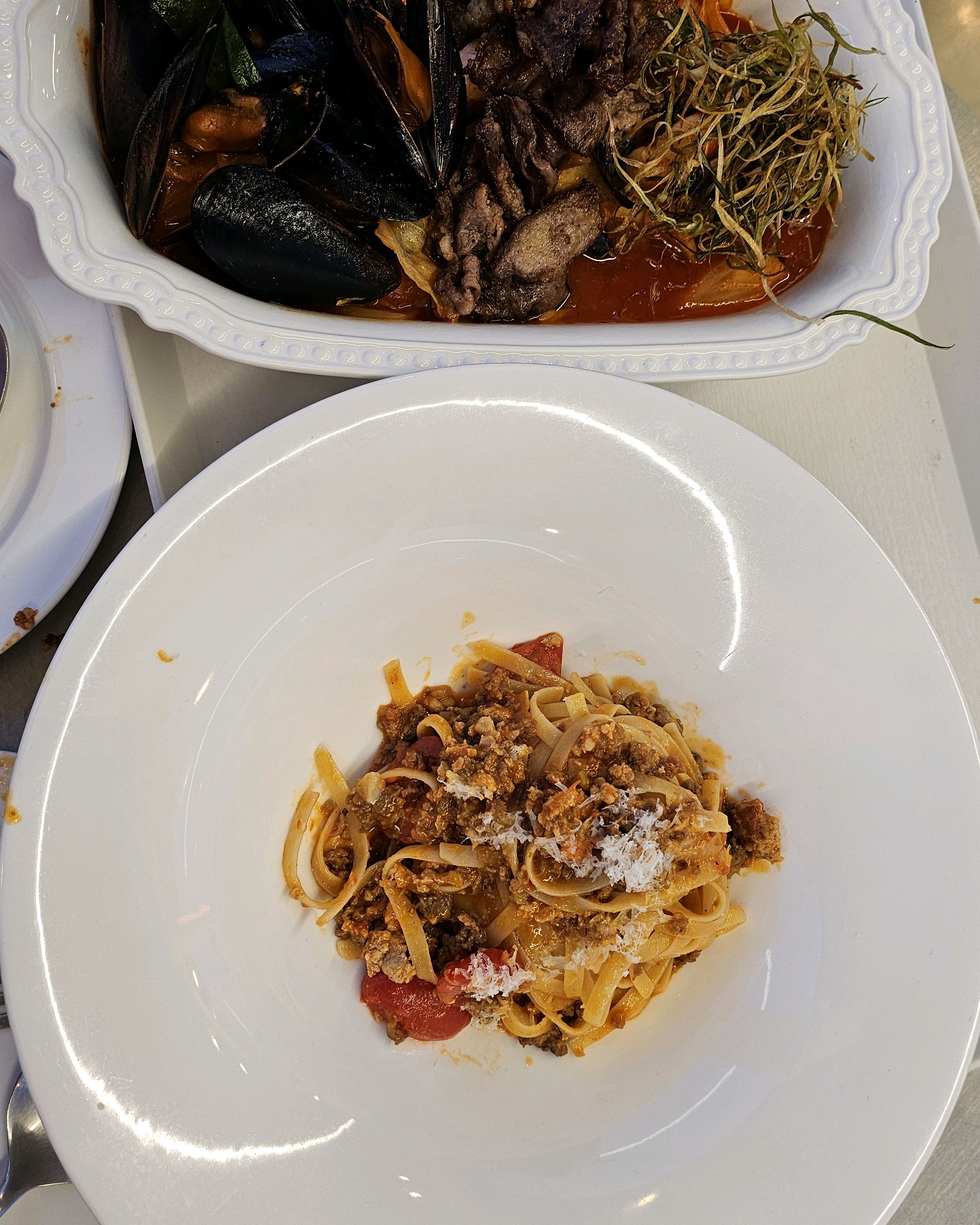 딸이랑 둘이 와서 예쁜 추억 남겼어요!! 음식도 맛있었고 떡볶이 맵기 조절 해주셔서 아이도