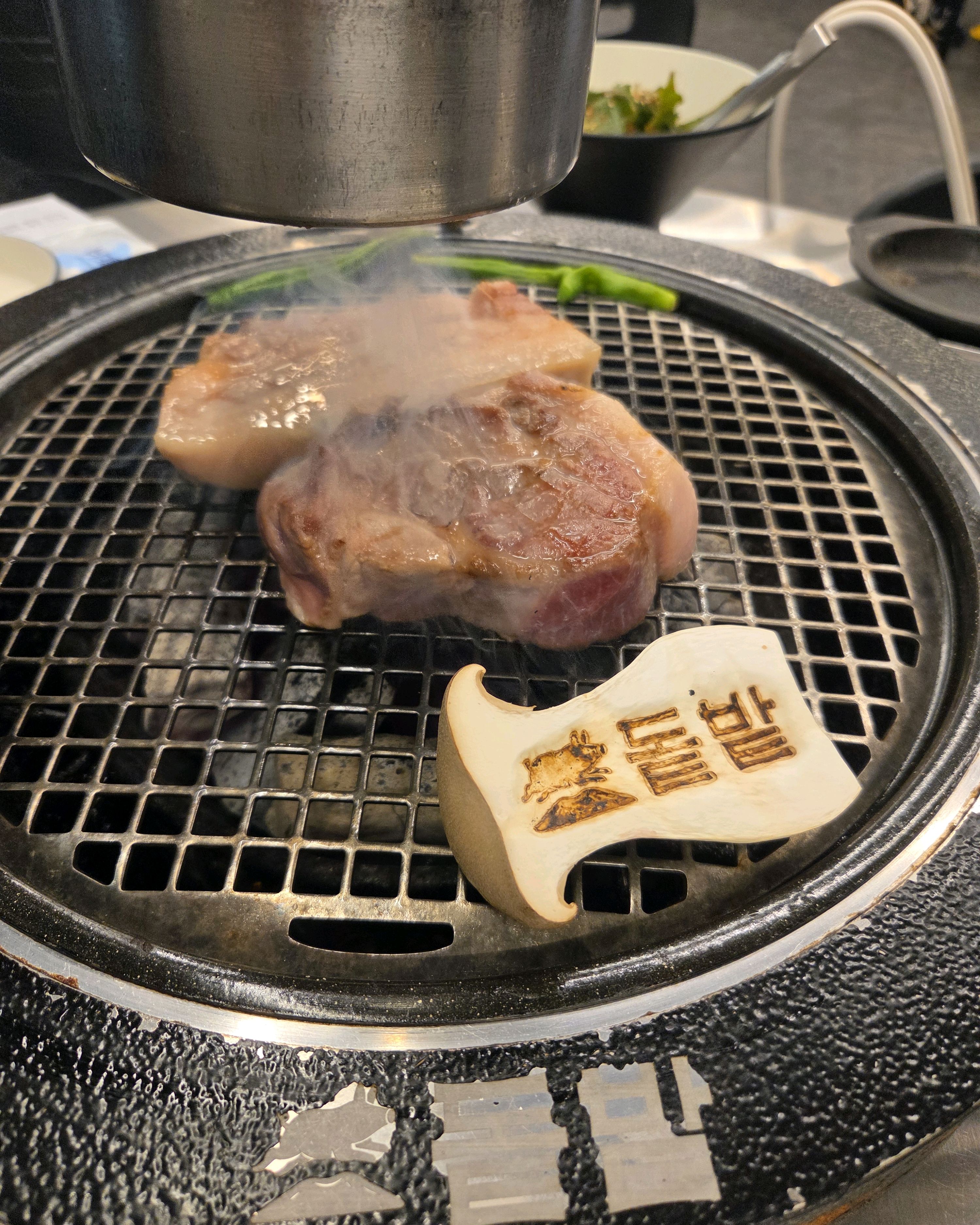 직원분들도 너무 친절하시고, 고기도 너무 맛있게 꾸워주시네용 잘 먹고 가요 담에 제주올 때