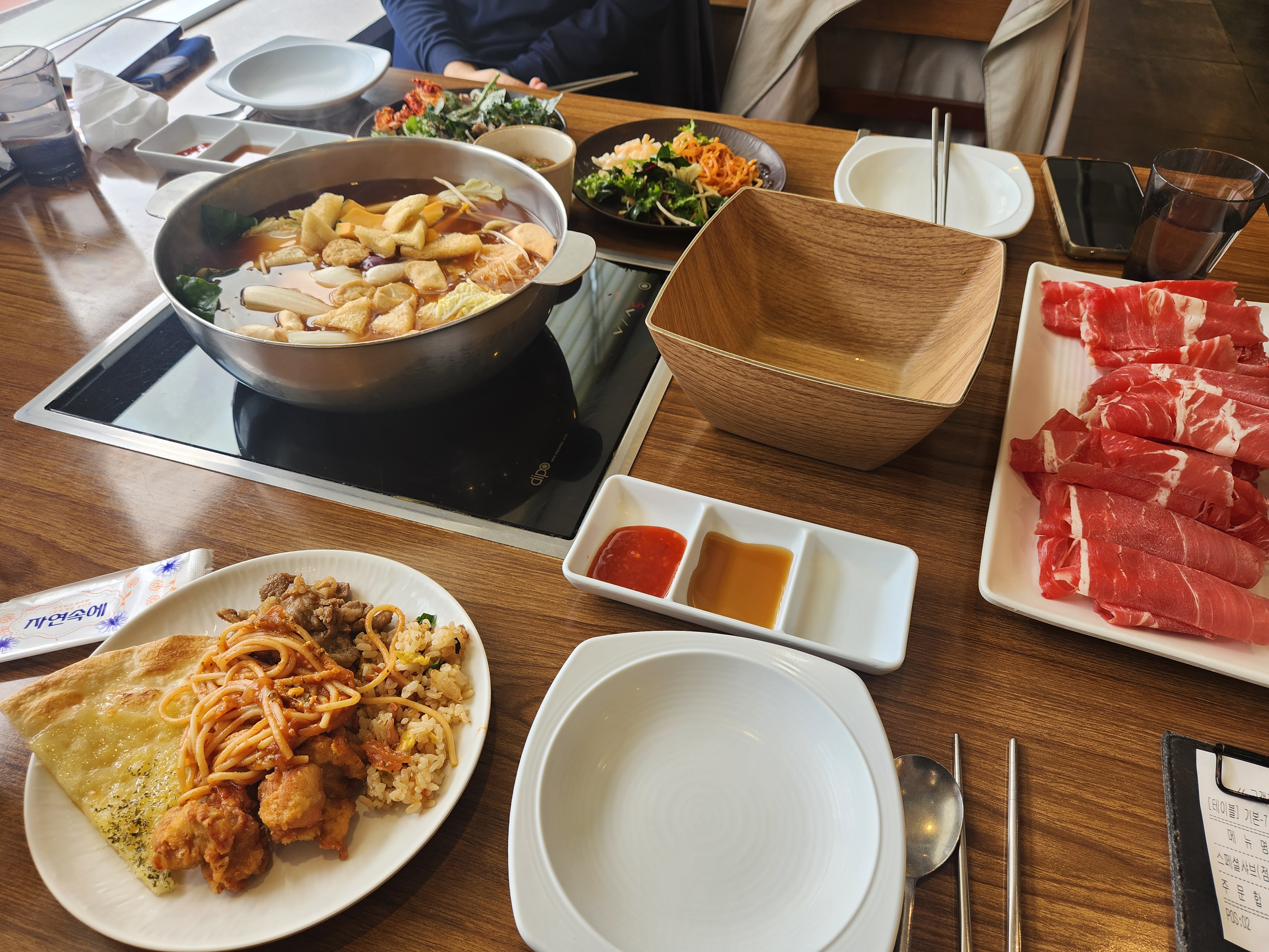 스몰 뷔폐로 다양한 음식을 즐기고 샤브샤브도 맛있어요!! - 인천 맛집 채운담 서구청 본점