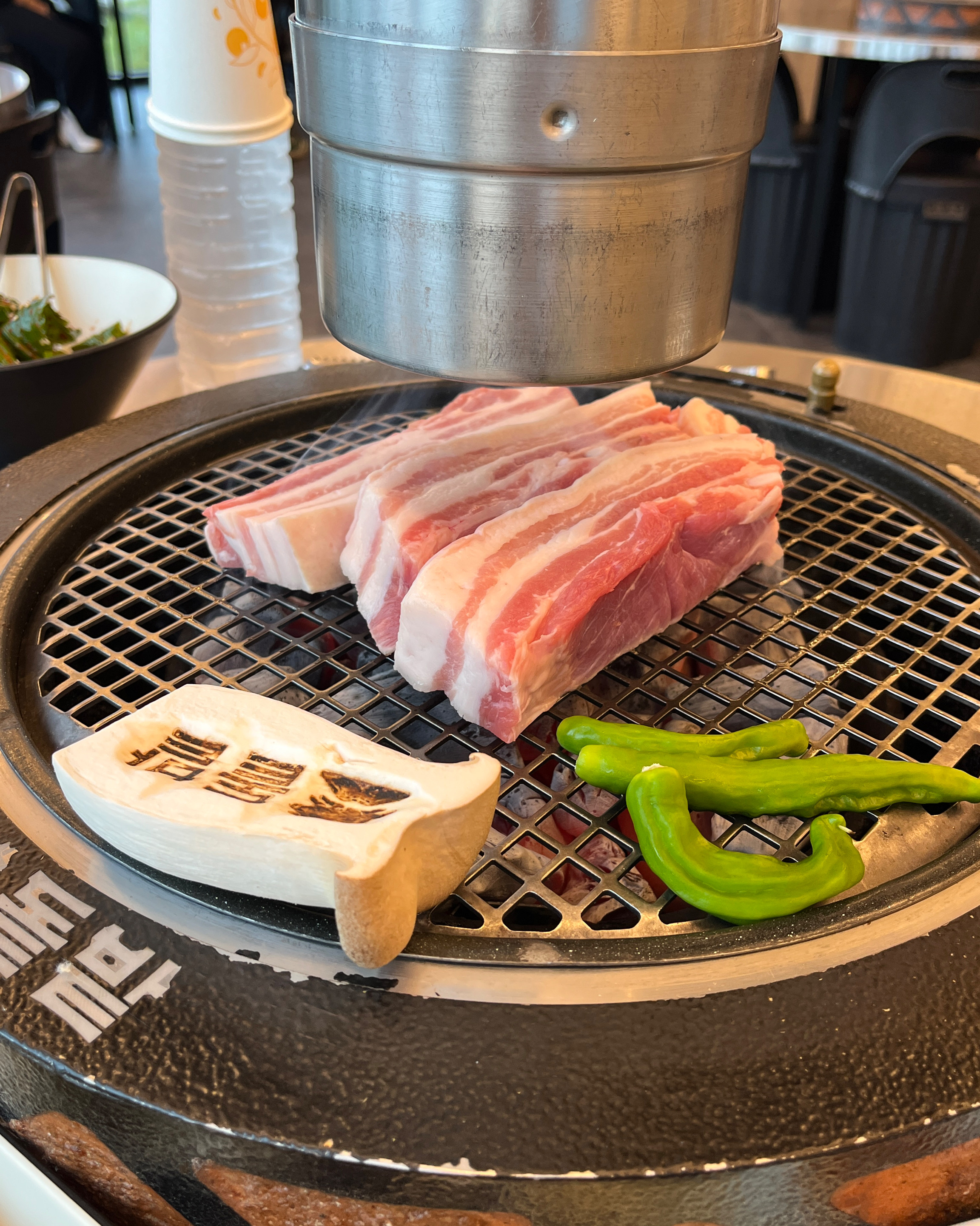 고기 신선하고 직접 구워주셔서 편하네요ㅎㅎㅎ - 제주 맛집 돝밭 애월흑돼지