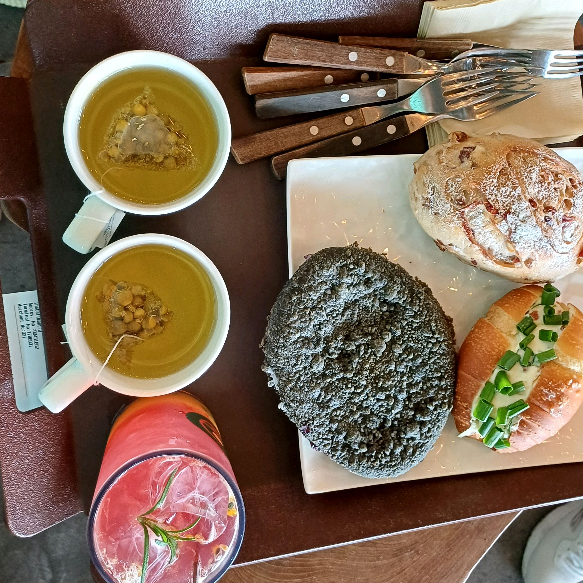 인테리어공간도 좋고 바다뷰도 넘 좋아서 지인들에게 추전해야겠네요~^^ - 제주 맛집 노을리