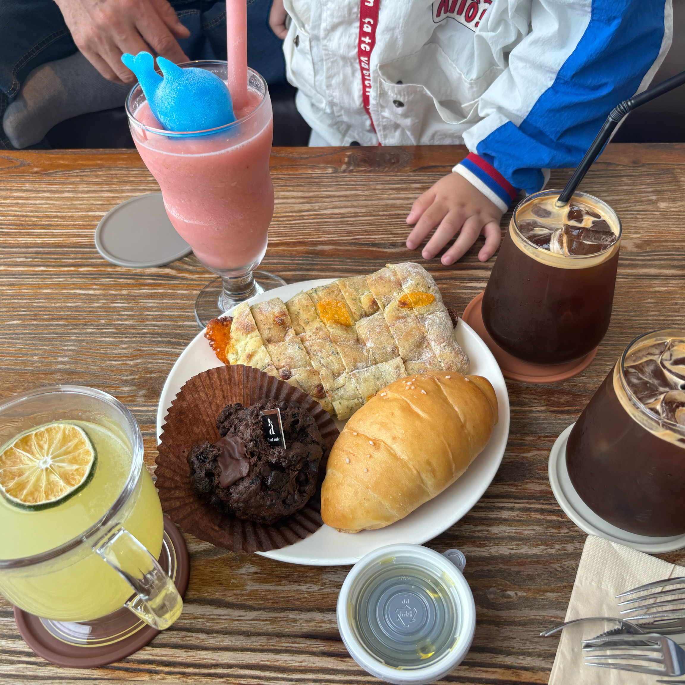 부모님과 아기가 있어 고민하던 여행코스 - 제주 맛집 아라파파북촌 세화구좌김녕종달리코난비치 도민현지인점심동쪽