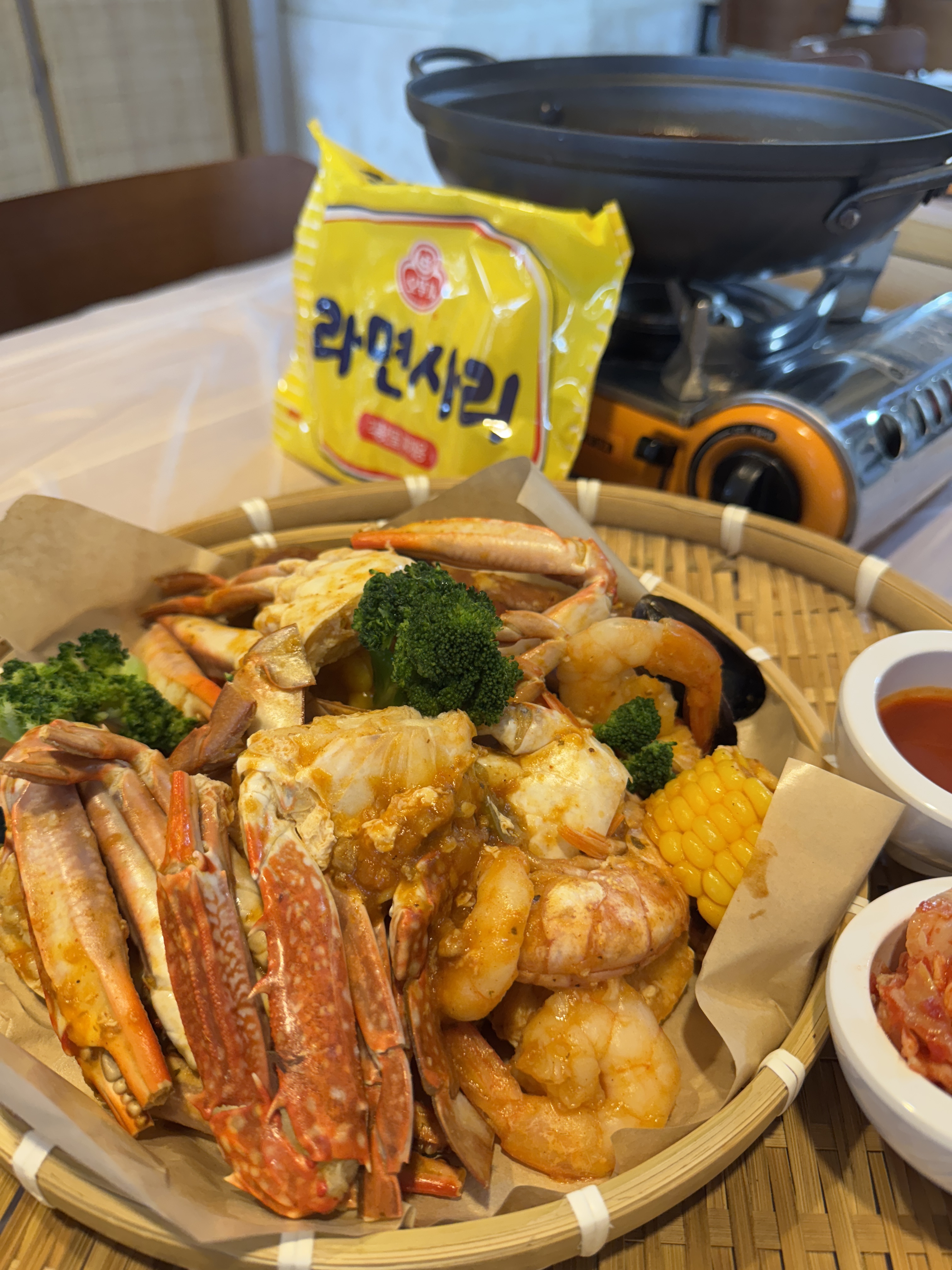 화려한 비주얼이랑 충분한 양 - 제주 맛집 더비치크랩 제주협재점