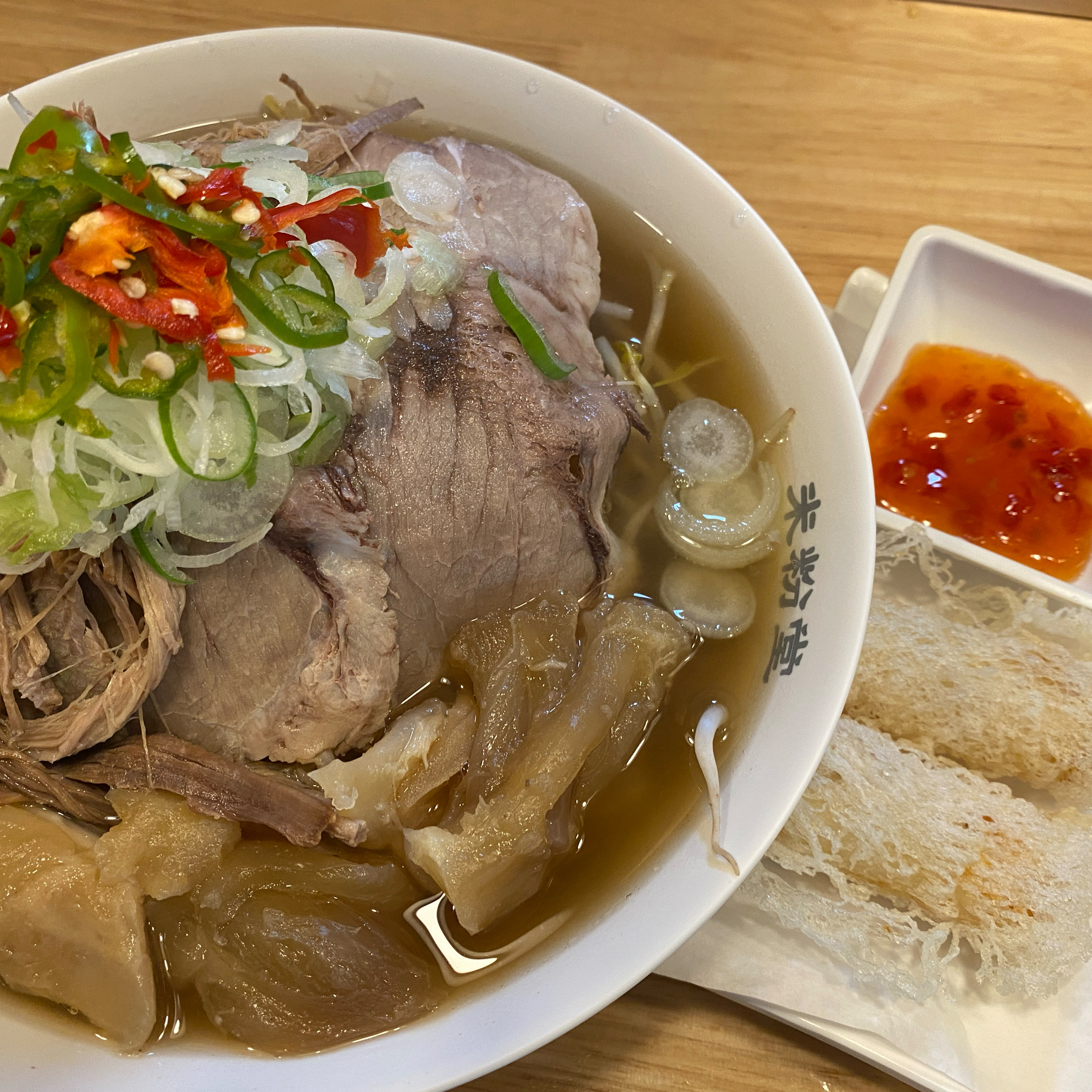 N번째 방문인데 분위기 좋고 양도 많고 정말 맛있어요🙂특히 차돌양지힘줄 쌀국수가 여러가지를