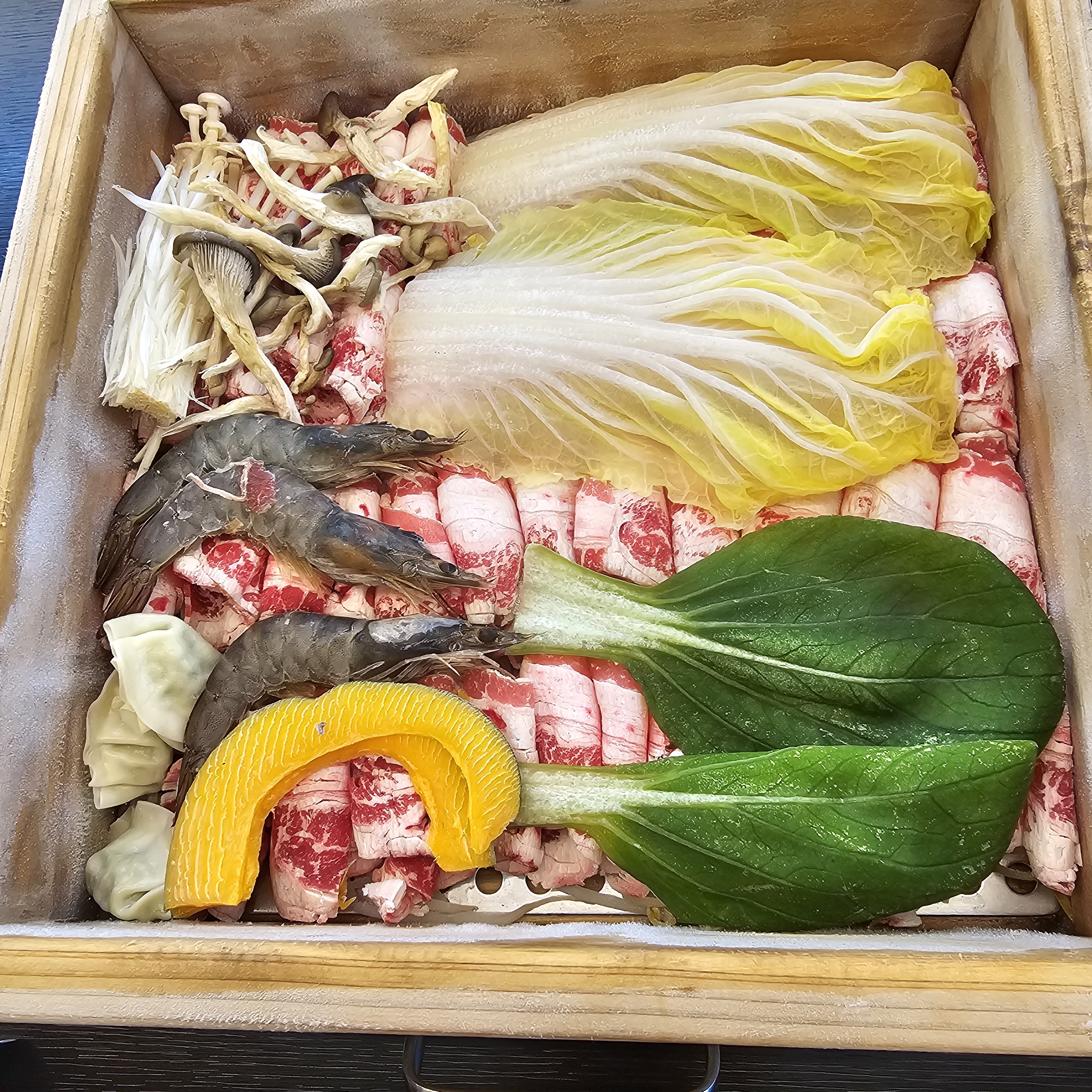 편편집 좋아해서 지점마다 다니는데 평일 오픈시간에 맞춰서 오니 한산하고 깔끔하고 좋네요. - 인천 맛집 편편집 인천삼산점