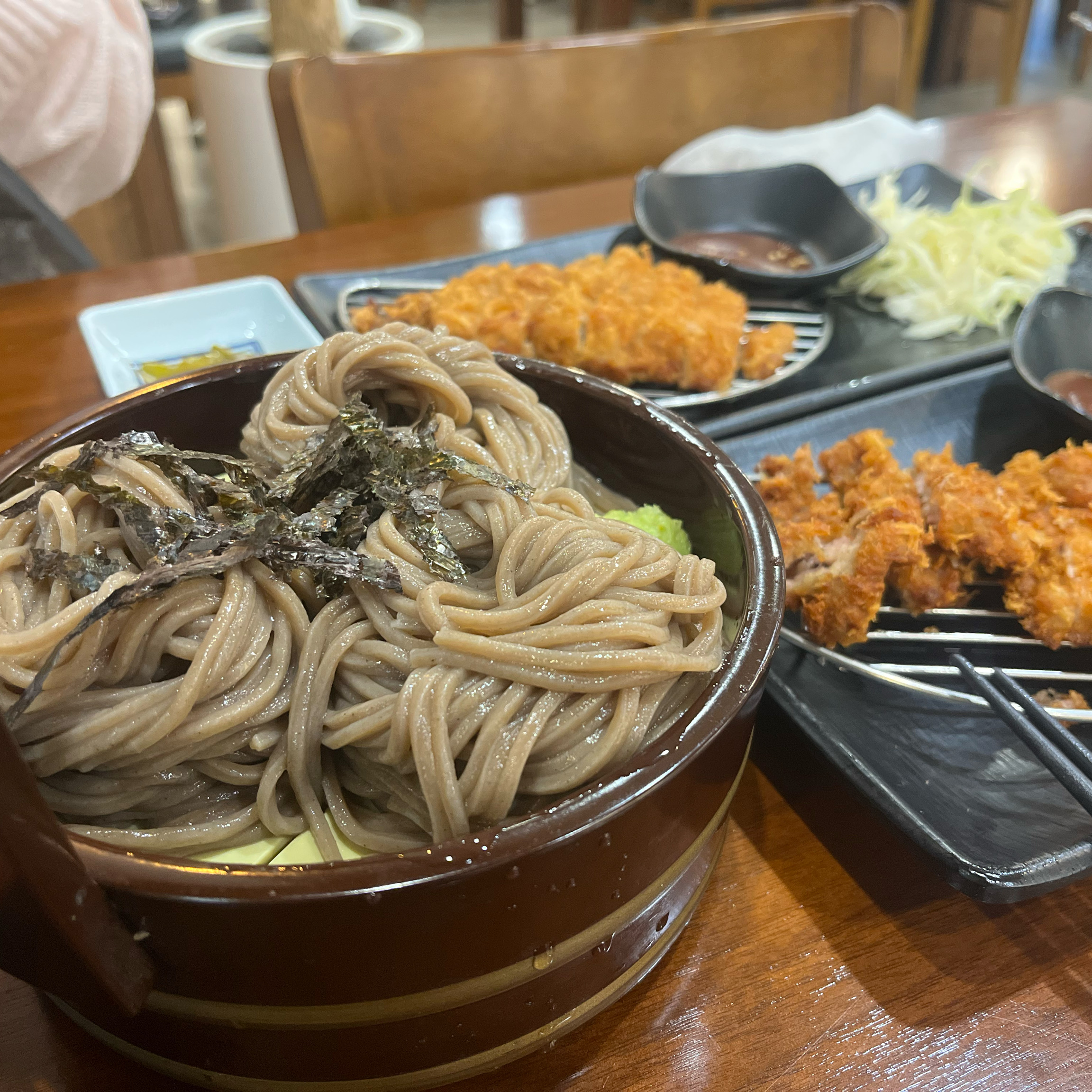소바를 좋아해서 용산 맛집. 쌍문 면 맛집 가봤지만. 삼동소바 그들과 충분히 견줄만한 집이